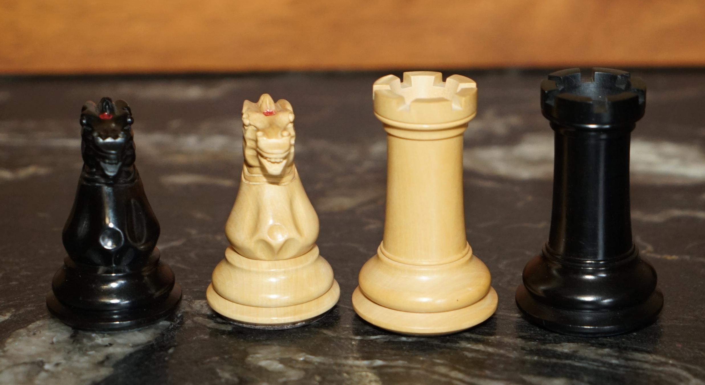 JUMBO JAQUES LTD EDiTION 1850 STAUNTON CHESSMAN CHESS SET INC CERTIFCATES ETC en vente 11