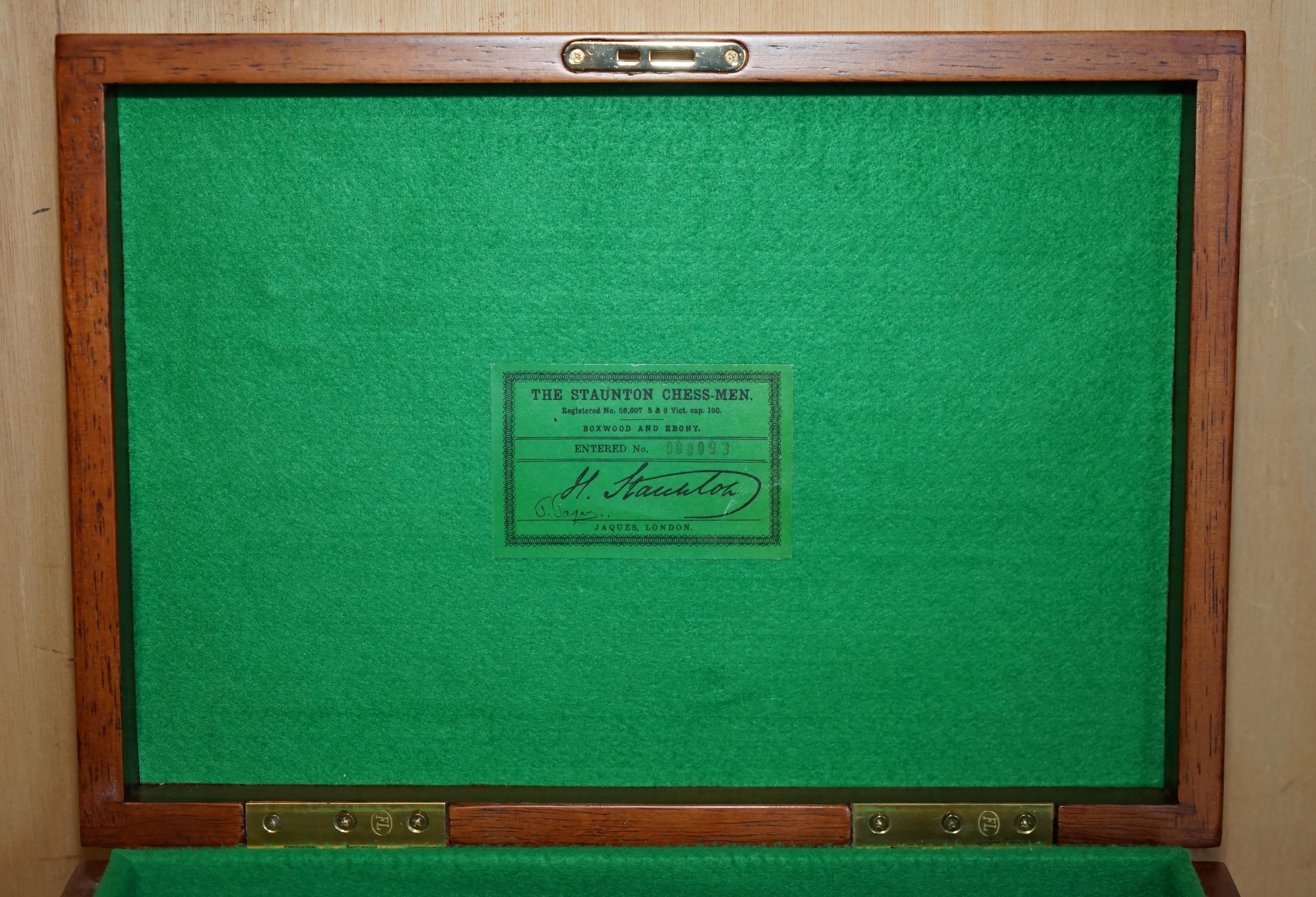 JUMBO JAQUES LTD EDiTION 1850 STAUNTON CHESSMAN CHESS SET INC CERTIFCATES ETC en vente 1