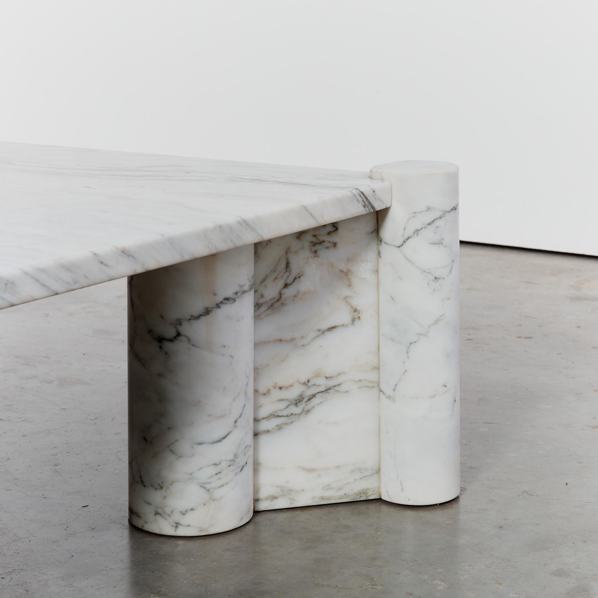 Jumbo marble coffee table by Gae Aulenti for Knoll International For Sale 4