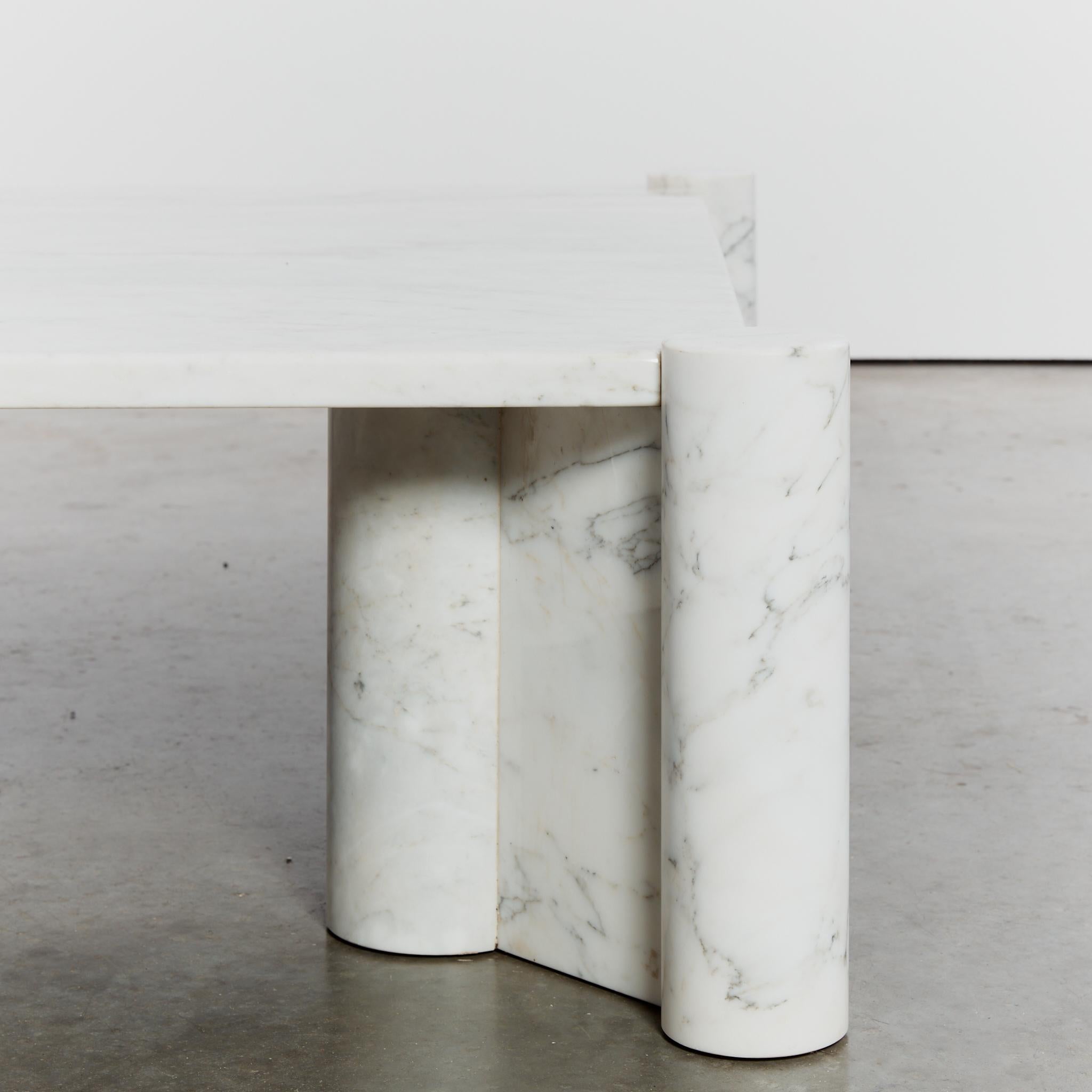Jumbo marble coffee table by Gae Aulenti for Knoll International 10