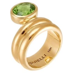 Anillo «Jumelle Grand» en oro amarillo de 18k con turmalina verde, de MARIANNE CANARELLI