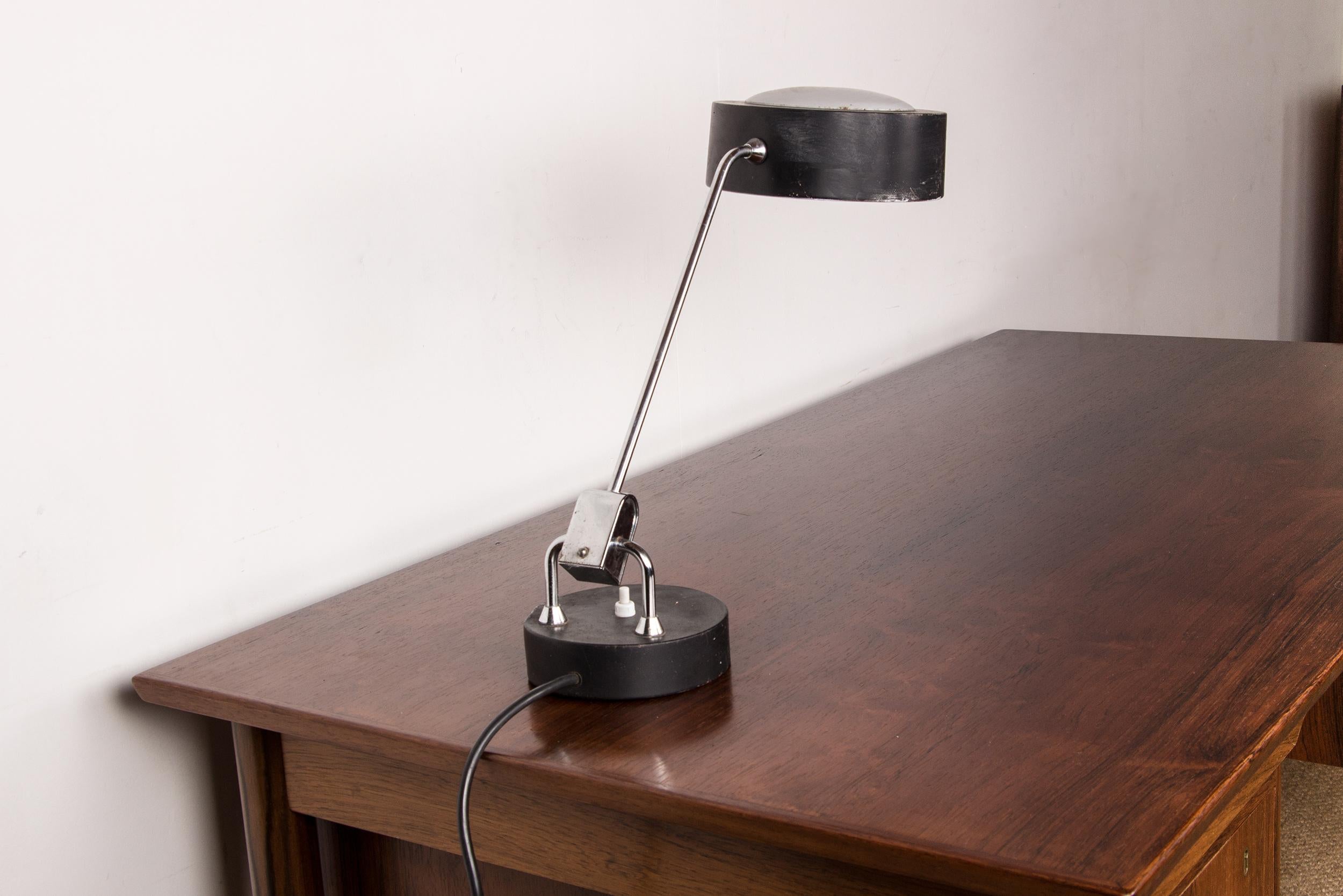 French Jumo model 700 desk lamp, articulated arm + adjustable reflector by C.Perriand. For Sale