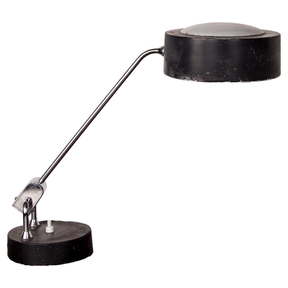 Jumo model 700 desk lamp, articulated arm + adjustable reflector by C.Perriand. For Sale