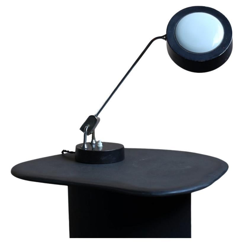 Jumo model 900 desk lamp, articulated arm + adjustable reflector For Sale