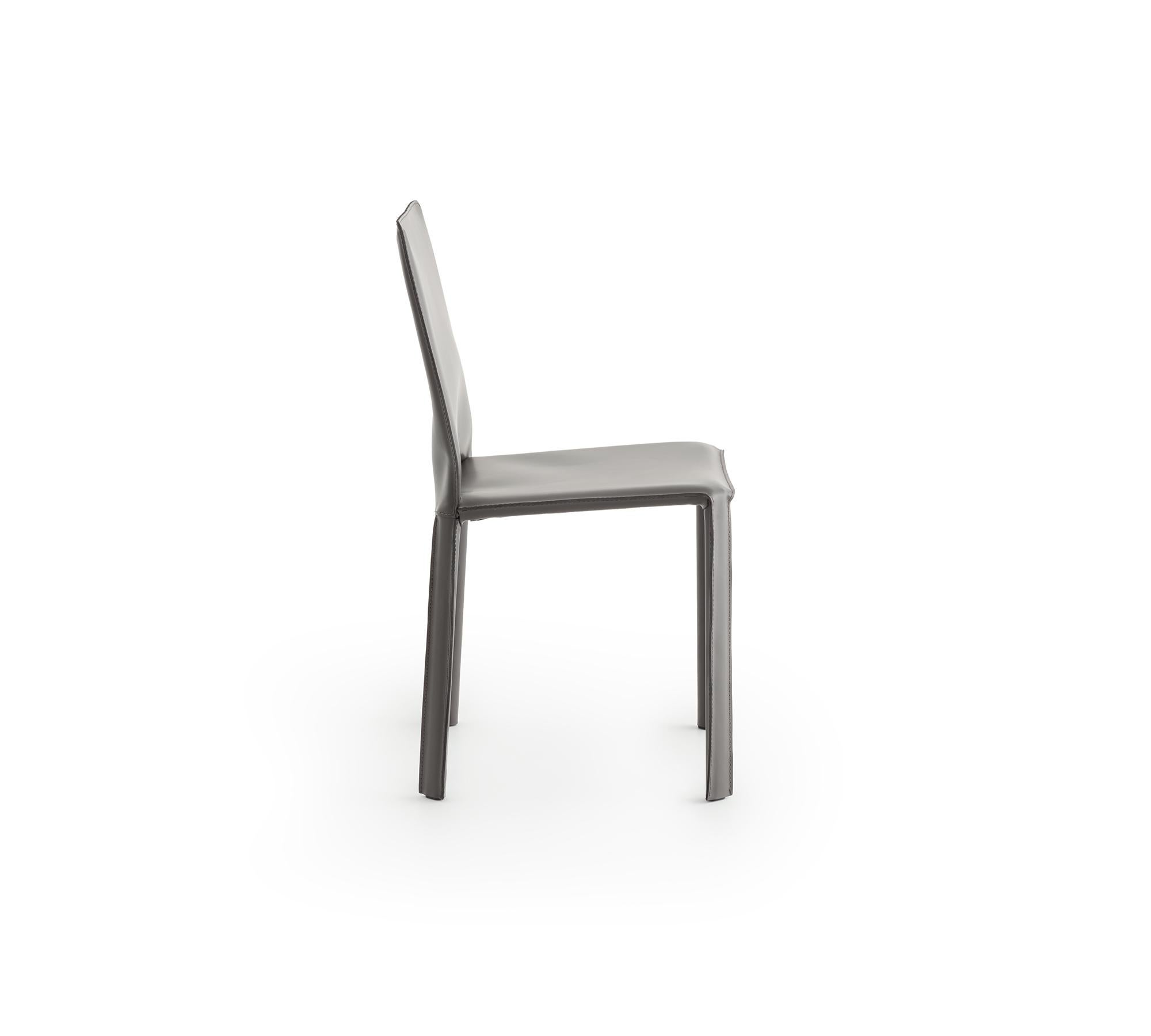 Cuir Jumpsuite Chaise en cuir anthracite par Morica Design en vente