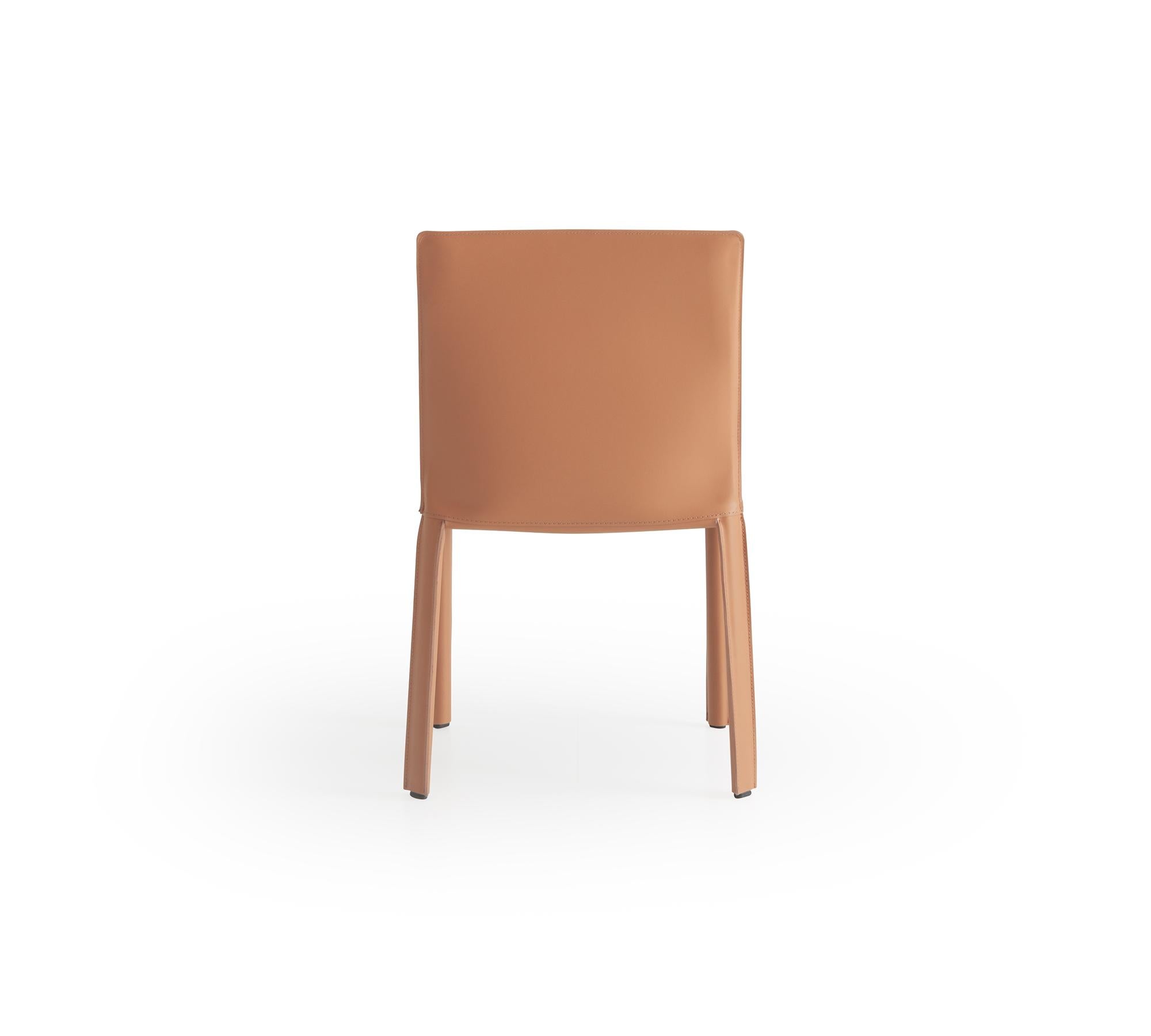 italien Chaise en cuir Jumpsuite Cognac par Morica Design en vente