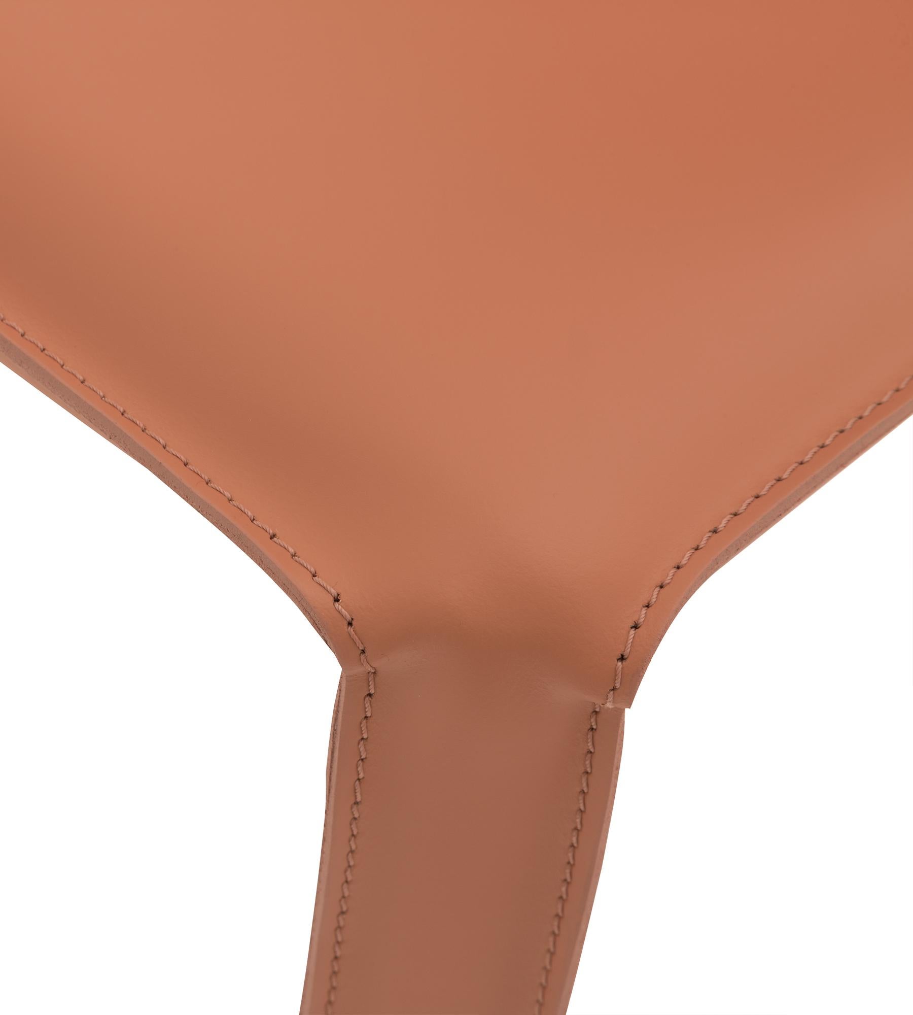 Métal Chaise en cuir Jumpsuite Cognac par Morica Design en vente