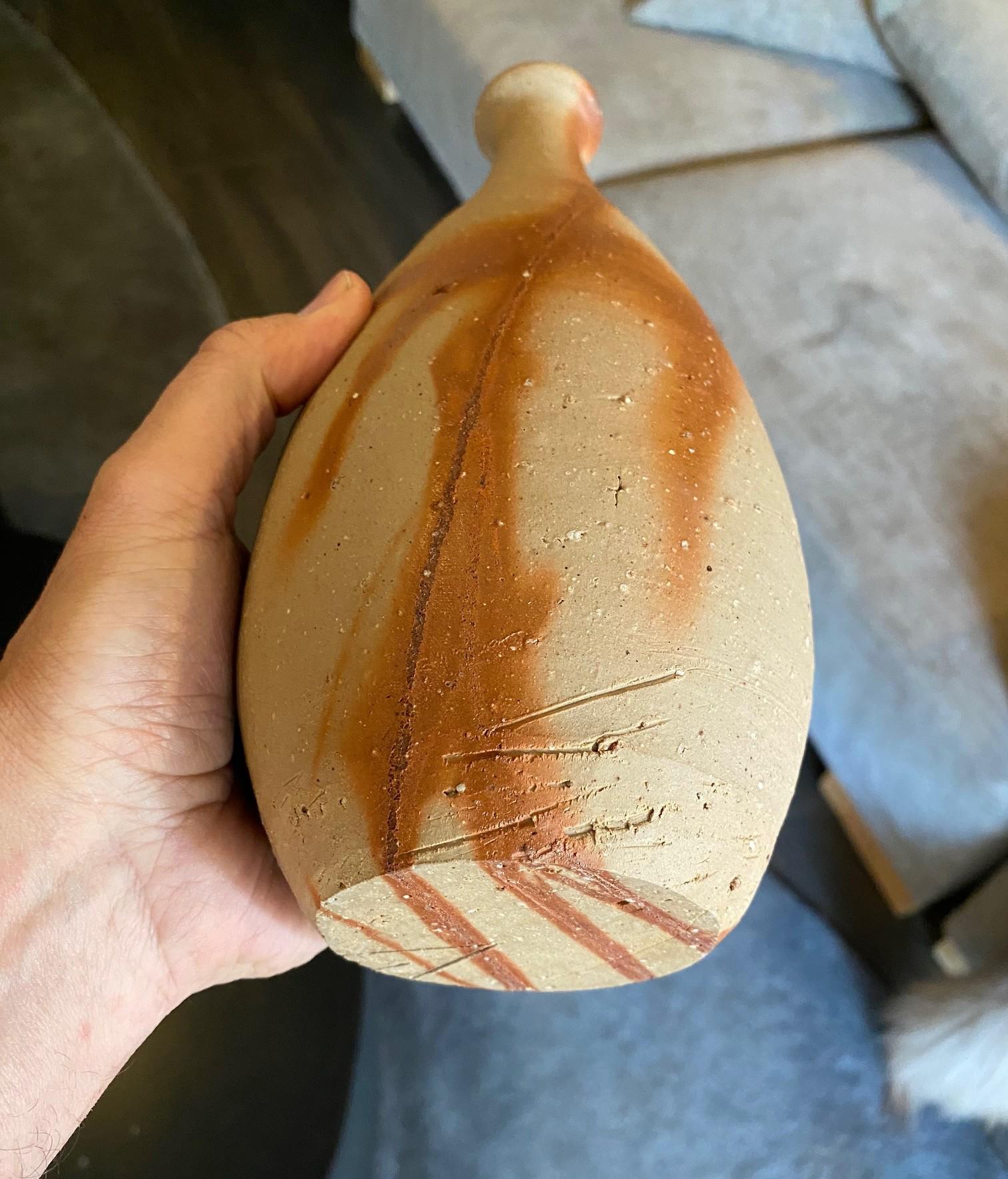 Grand vase japonais Bizen Yaki Ware Pottery signé Jun Isezaki en vente 5