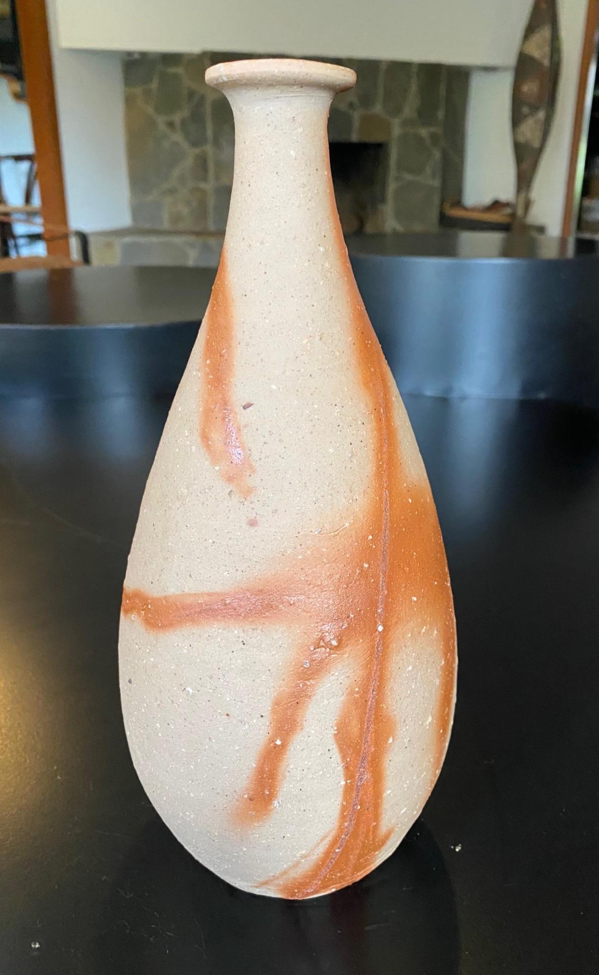 Grand vase japonais Bizen Yaki Ware Pottery signé Jun Isezaki Bon état - En vente à Studio City, CA