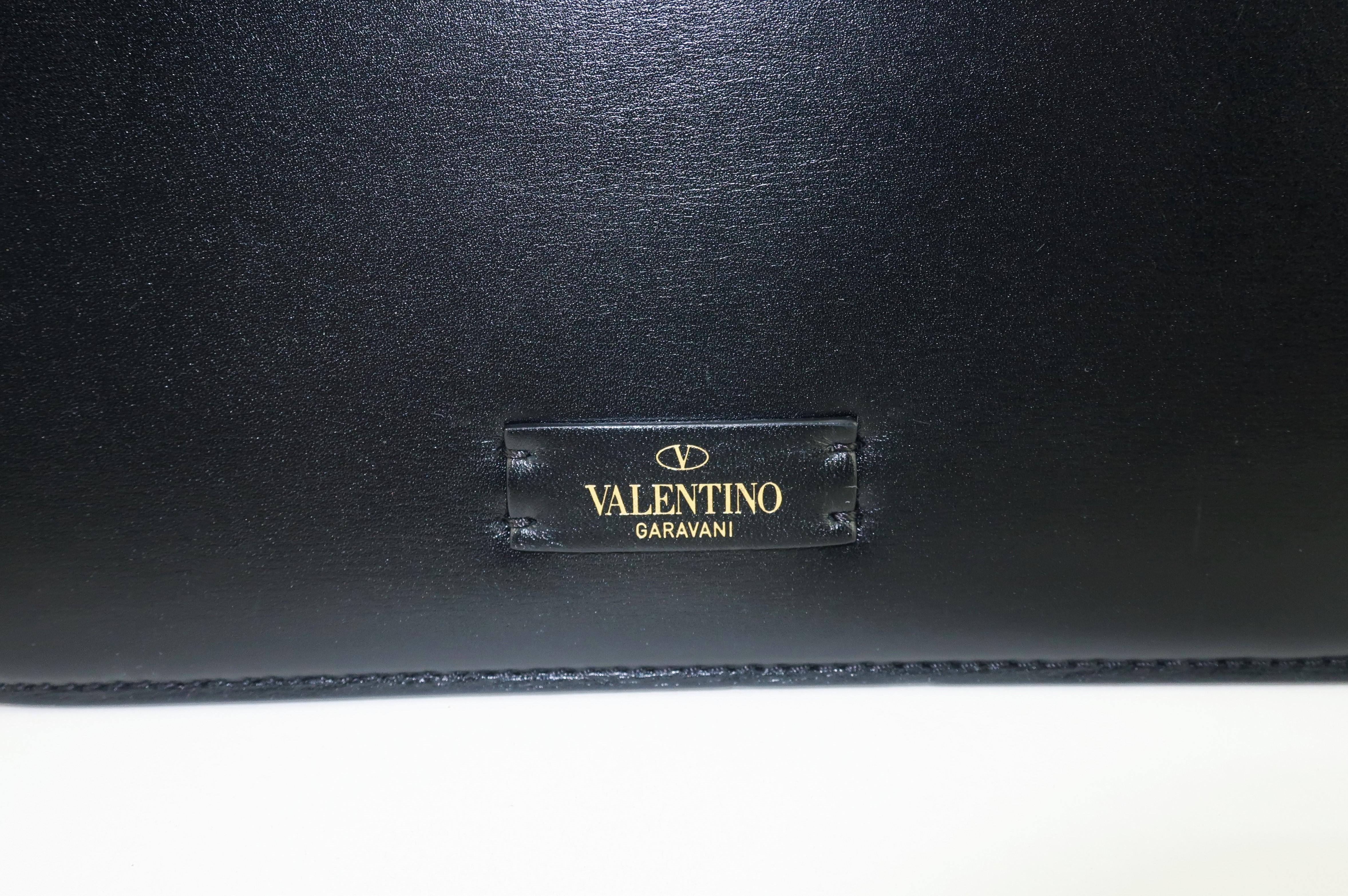 Jun Takahashi For Valentino Black Leather V-Sling Lips Handbag, 2019 5