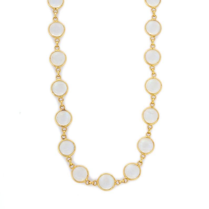 Taglio rotondo Collana con pietra lunare di giugno da 80,49 carati per la nonna in oro giallo 18k in vendita