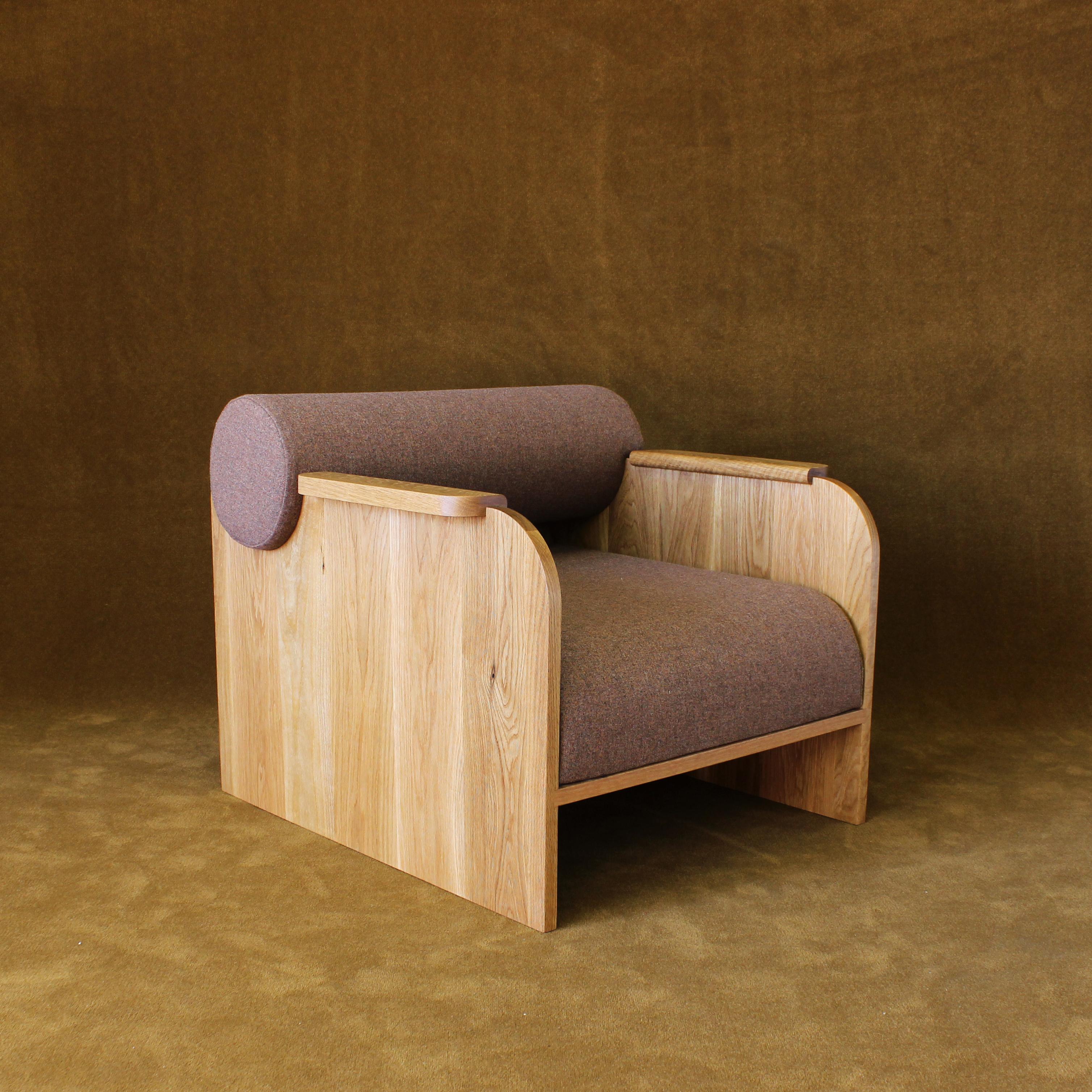 June Contemporary Lounge Chair in Wood and Fabric For Sale 2