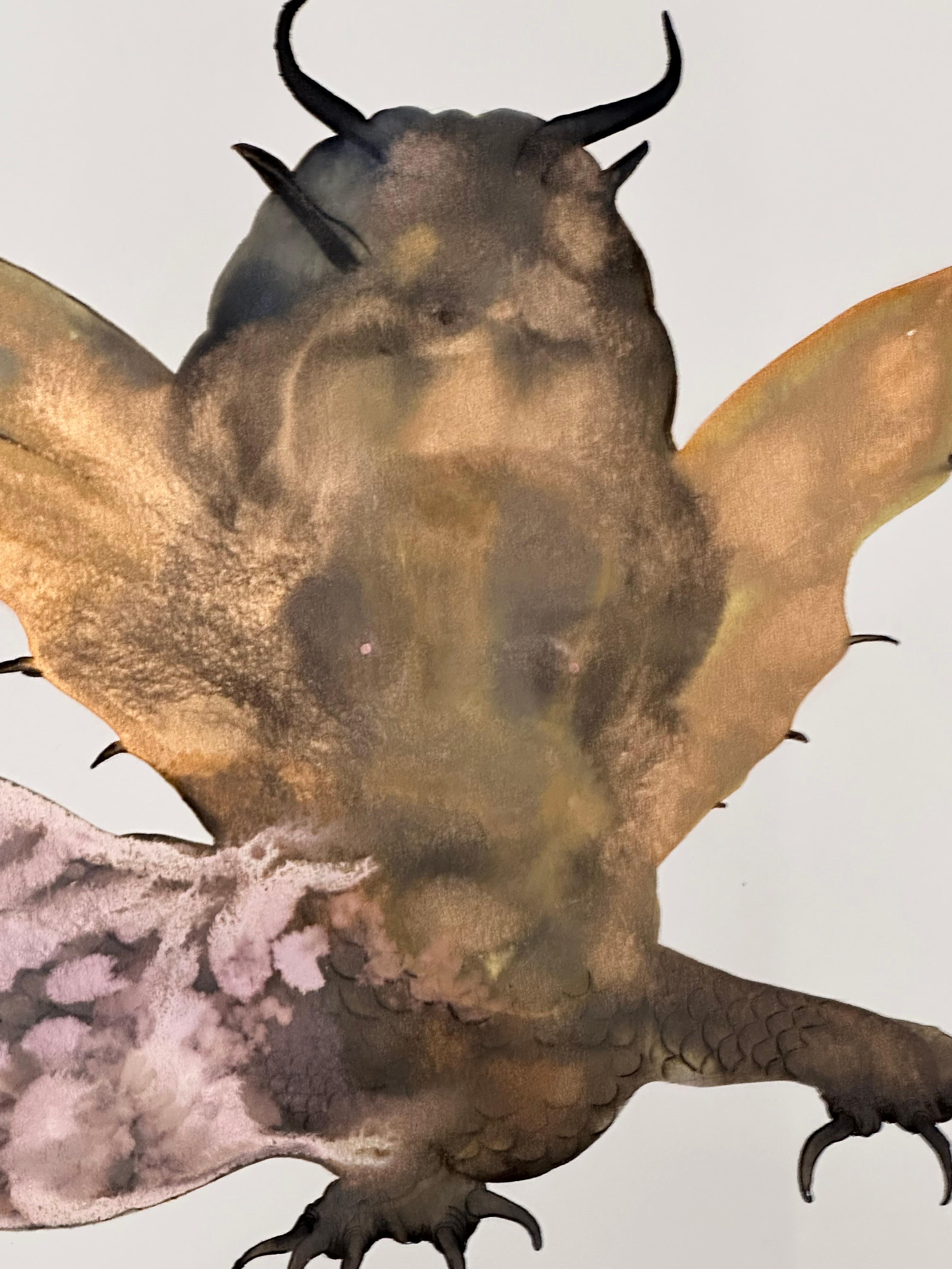Madre III - Criatura mítica de oro contemporáneo Animal alado, 2024 - Animal Painting Marrón de June Glasson