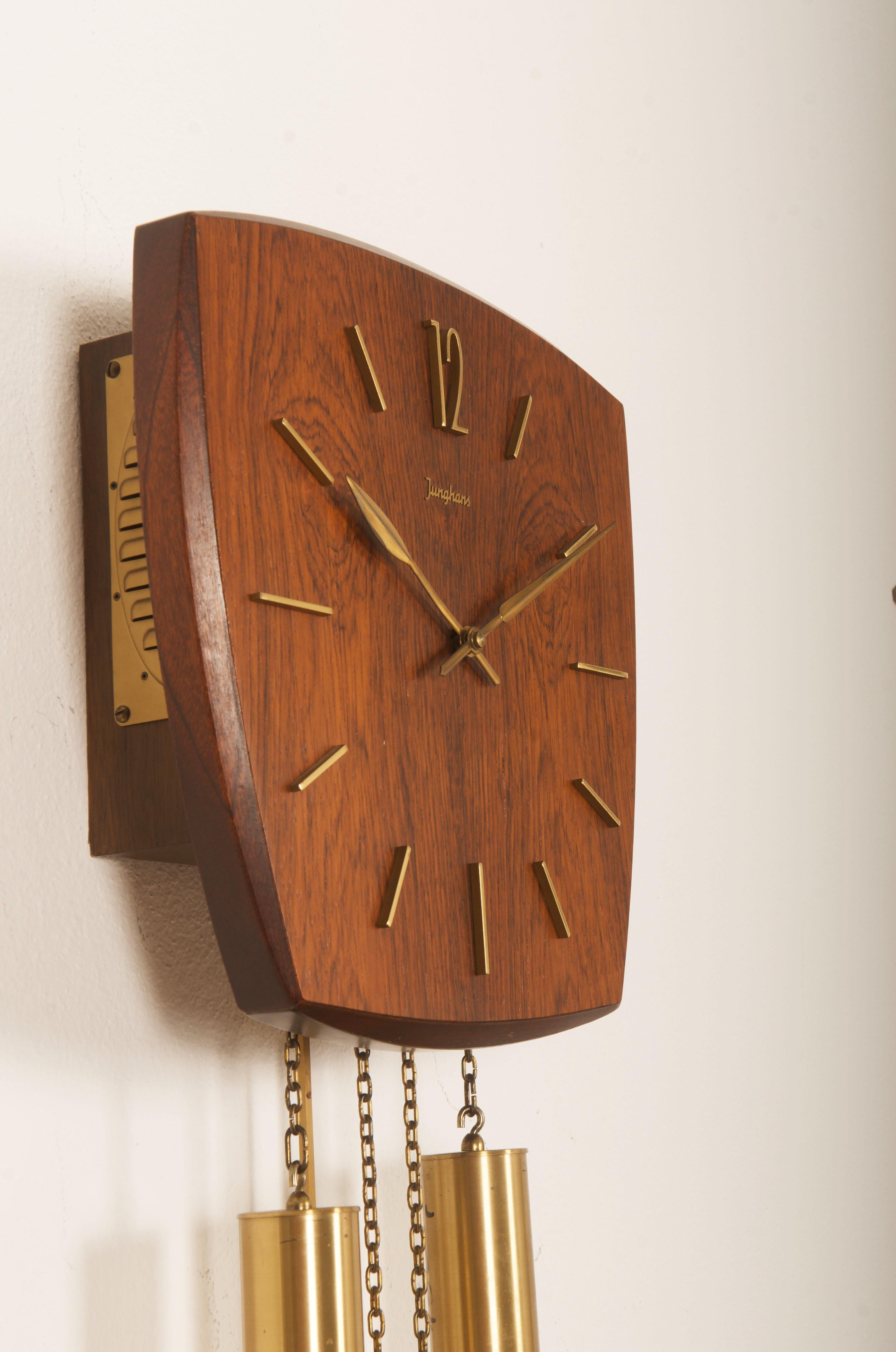 Junghans Hardwood Wall Clock In Good Condition For Sale In Vienna, AT