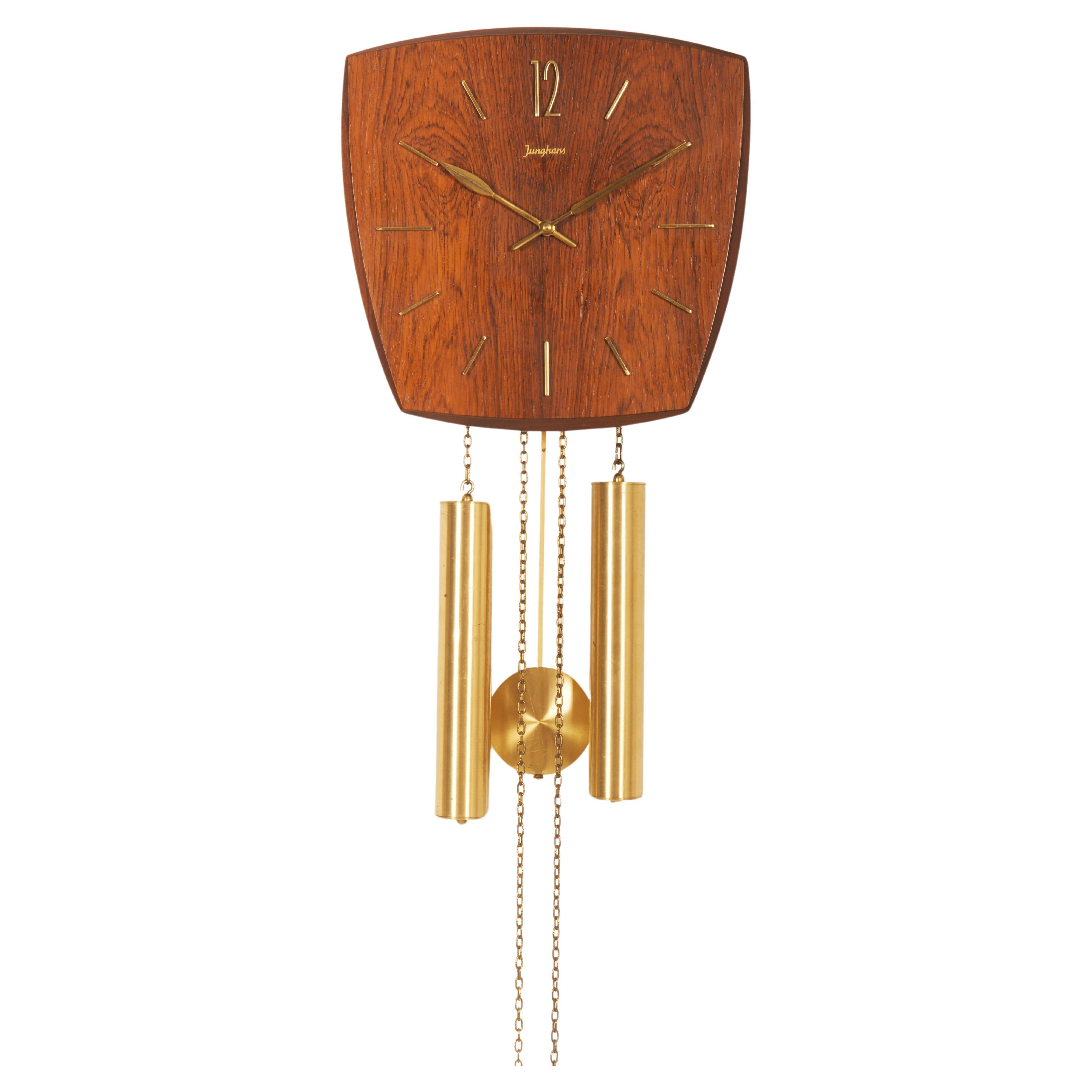 Horloge murale en bois dur Junghans en vente