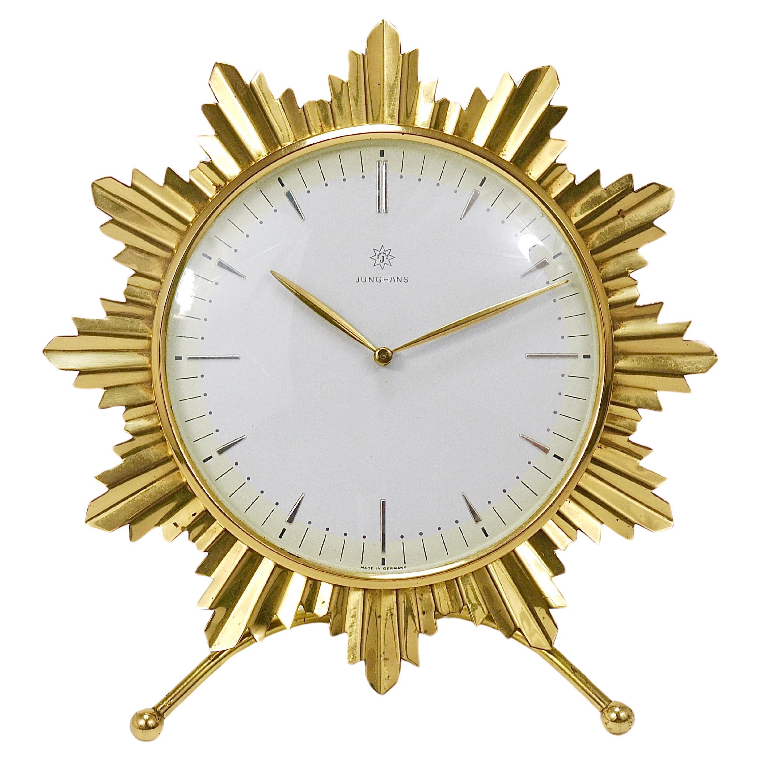 Reloj de sobremesa Junghans de latón dorado con rayo de sol de mediados de siglo, Alemania, años 50