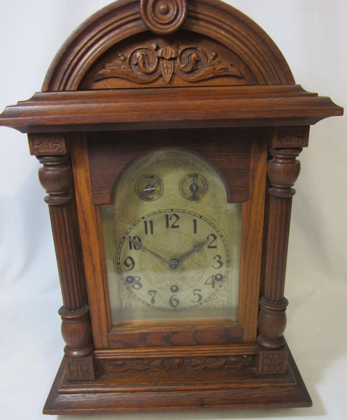 Junghans Westminster Chime bracket clock,
oak case, Germany, circa 1910,
Chimes on the quarters
Measures: 32 x 21 x 46cm high.