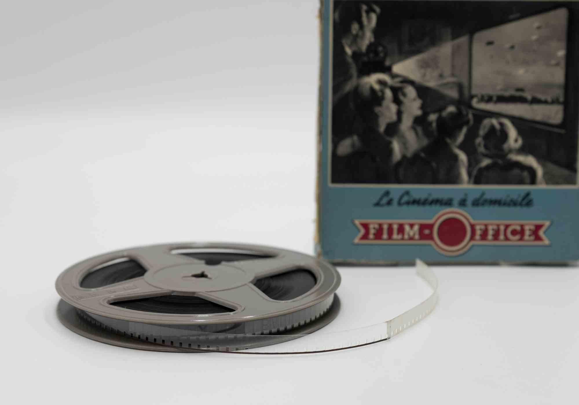 Le Cinèma à domicile, Film Office  is an original film from the 1960s.

It includes original packaging.

16 mm.

Good conditions. 