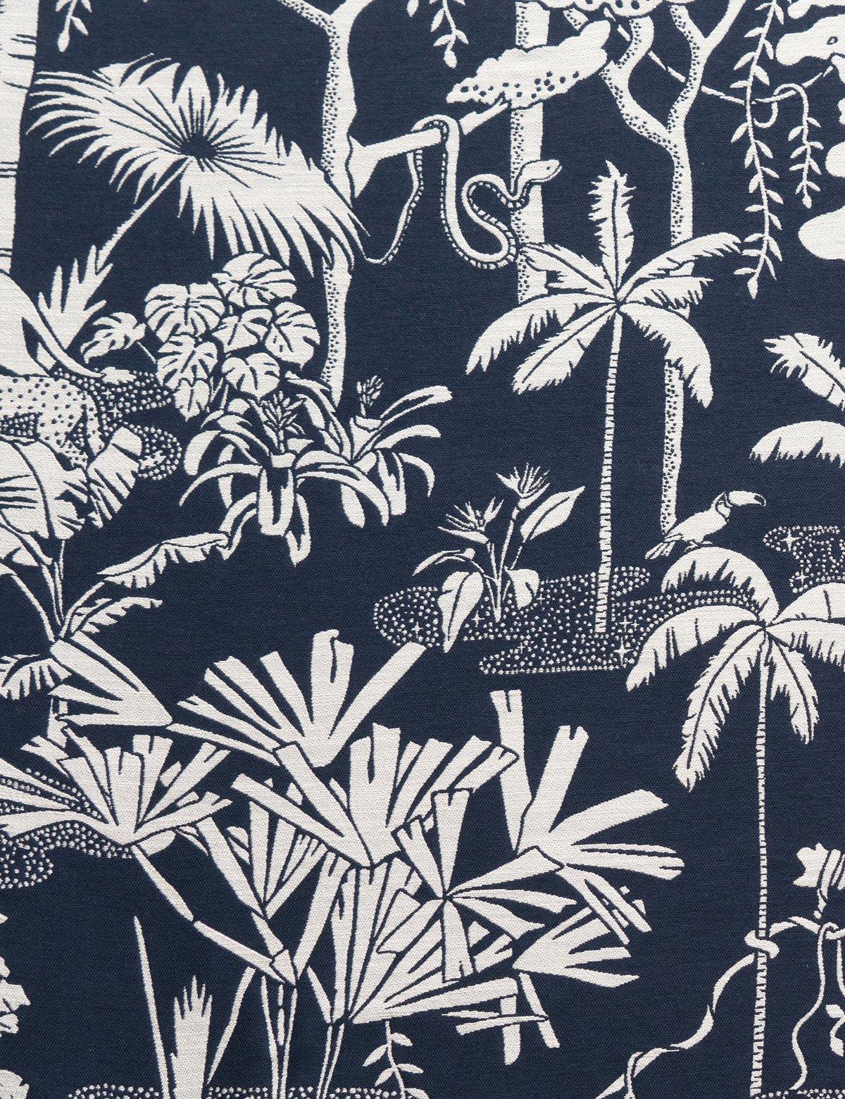 Jungle Dream Woven Commercial Grade Fabric in Oxford, White and Navy In New Condition For Sale In Brooklyn, NY
