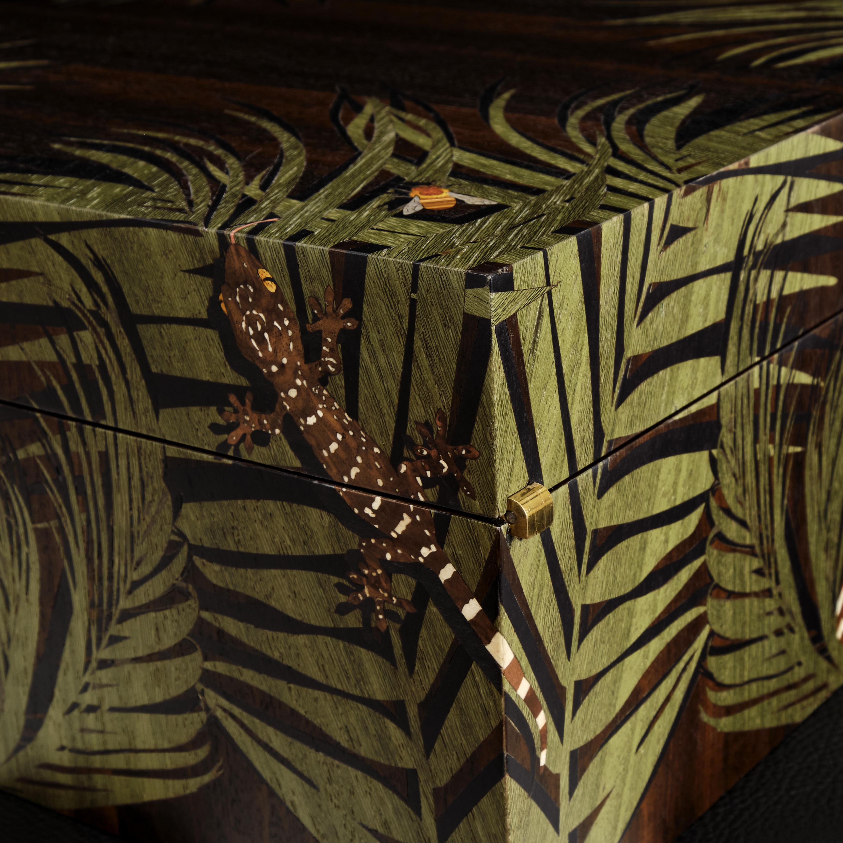 Jungle Marquetry Poker Set by Alexandra Llewellyn For Sale 2