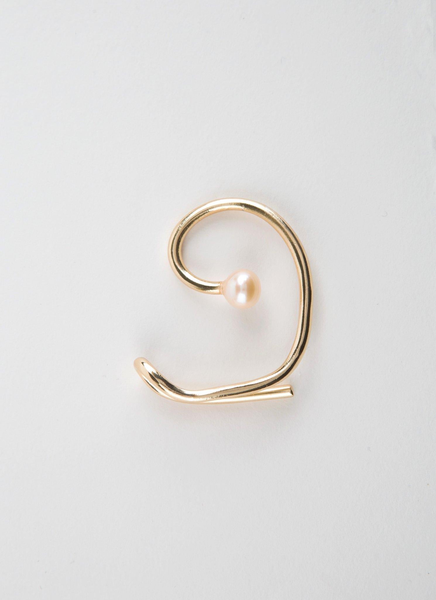 Jungle Pearl Gold Ear Cuff In New Condition For Sale In Güzelyalı, TR
