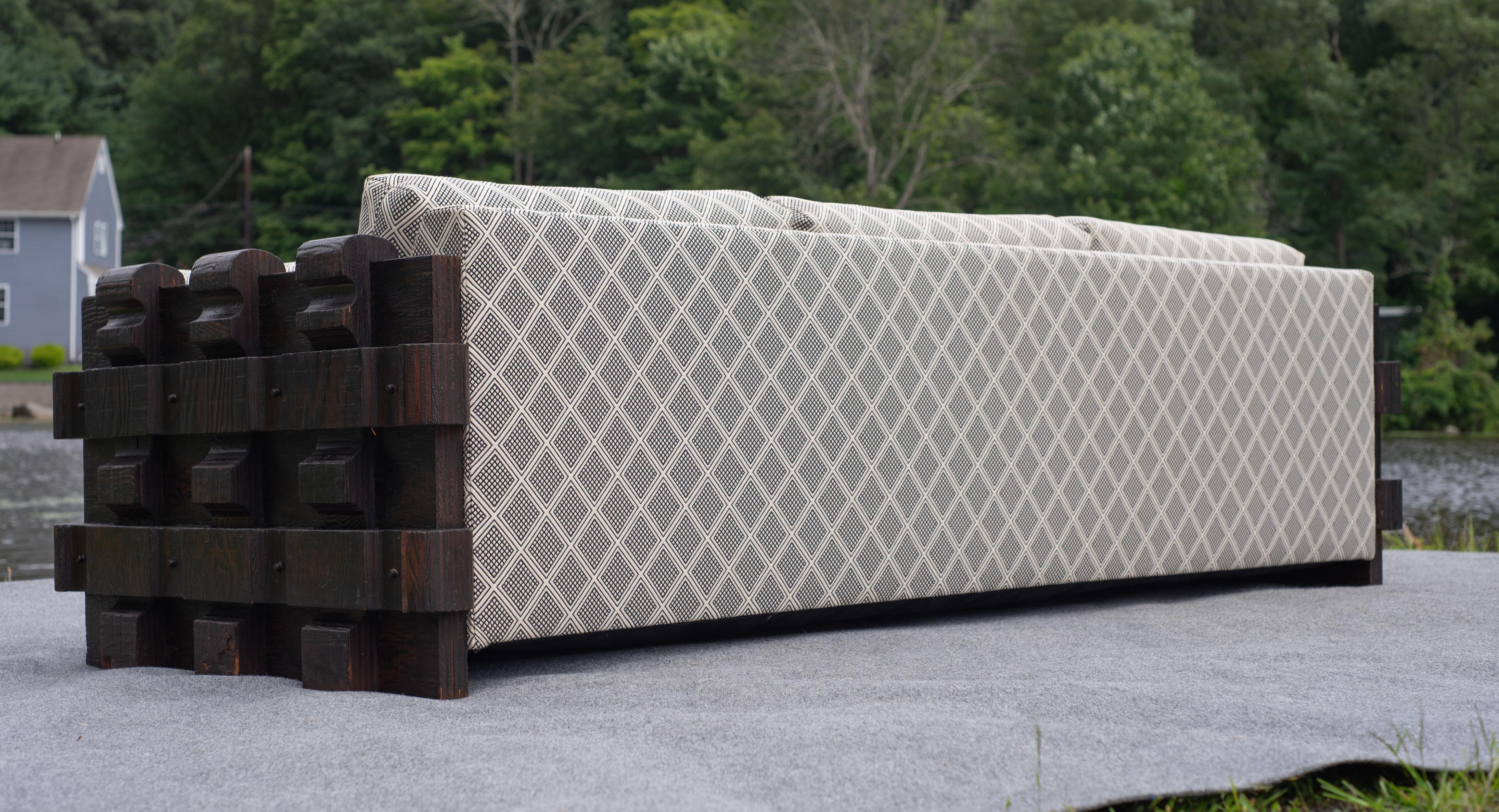 Divano imbottito in legno intagliato in stile Jungling del Mid-Century Modern by Witco in vendita 5