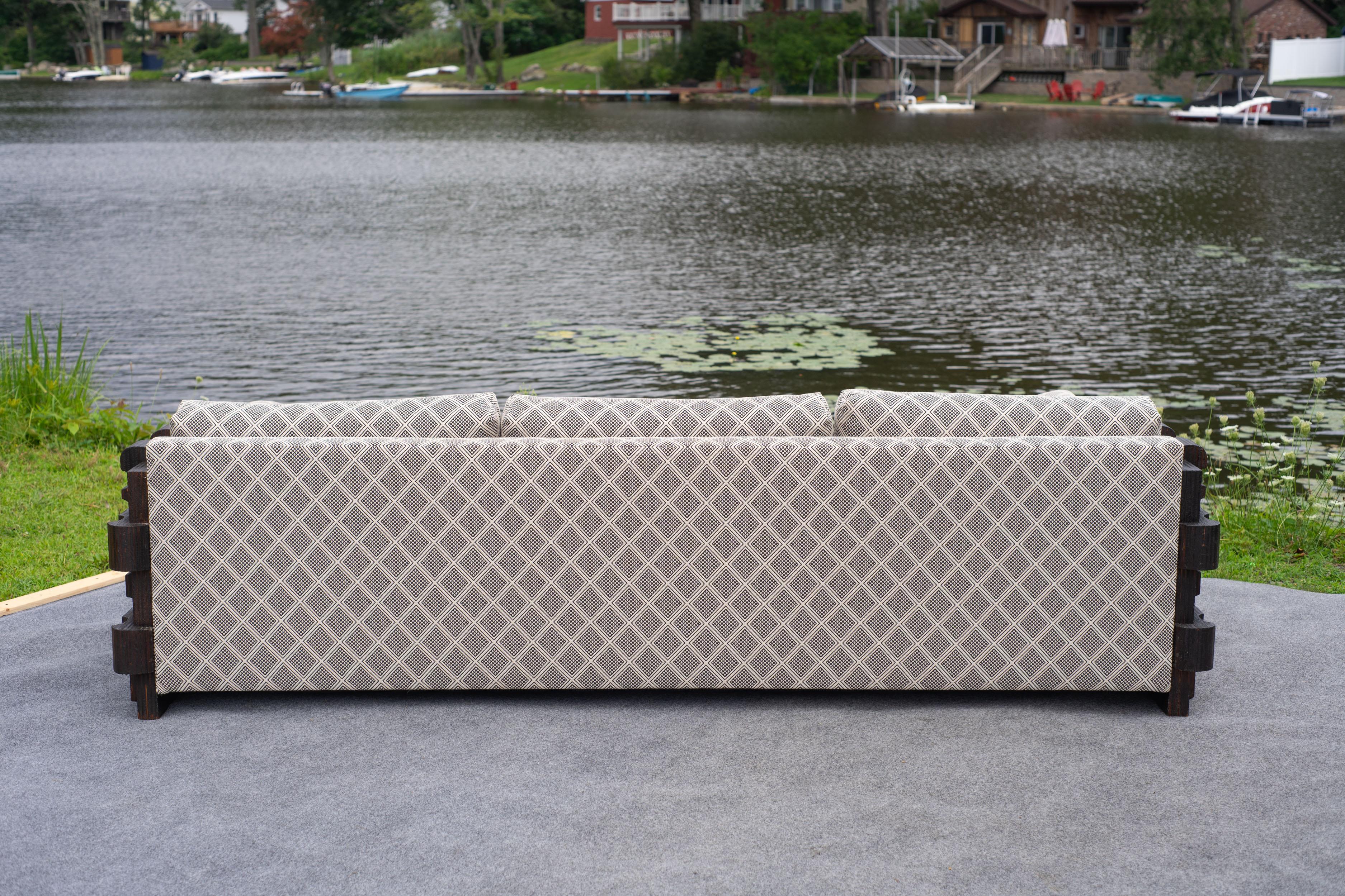 Divano imbottito in legno intagliato in stile Jungling del Mid-Century Modern by Witco in vendita 6