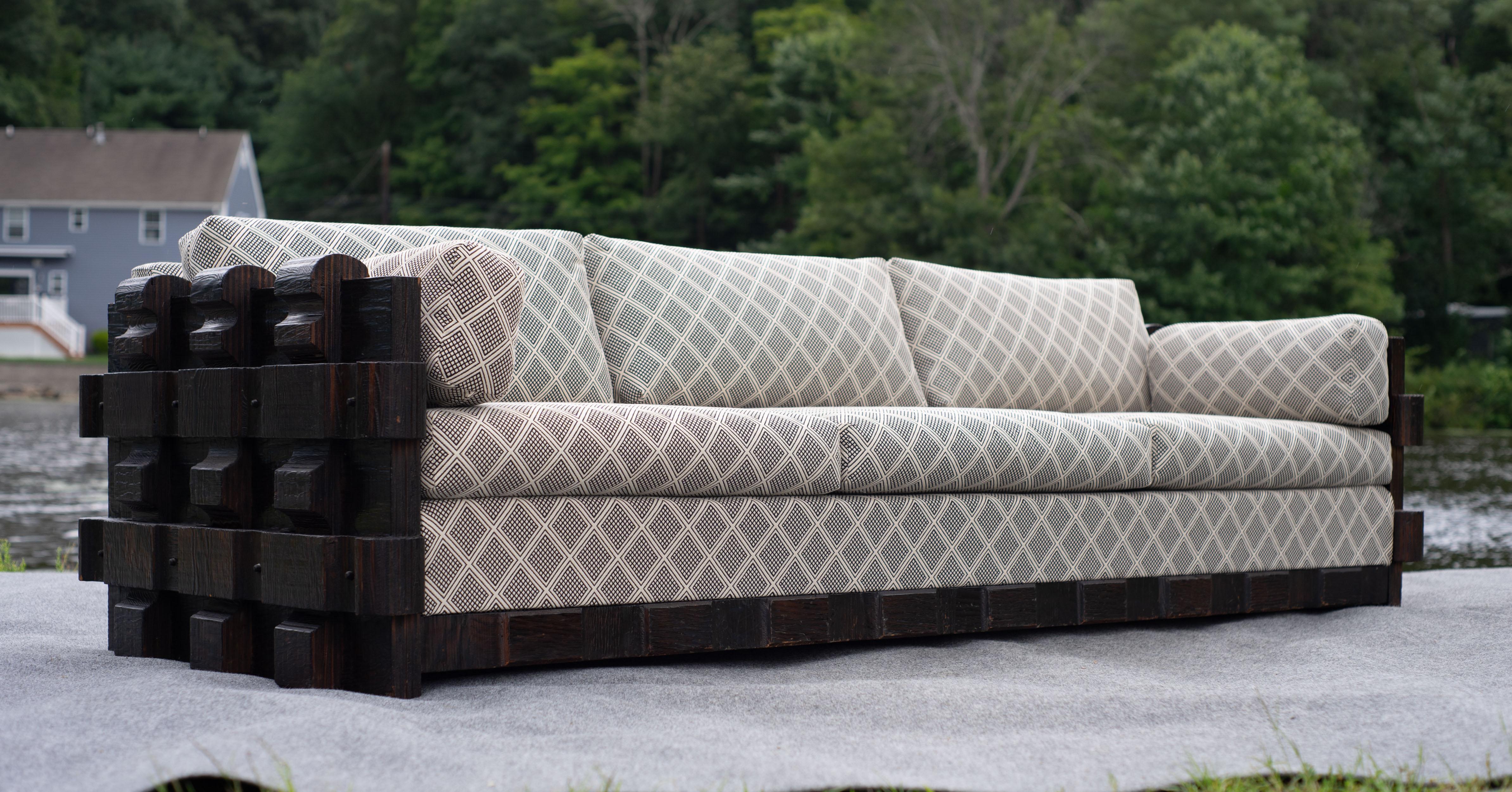 Americano Divano imbottito in legno intagliato in stile Jungling del Mid-Century Modern by Witco in vendita