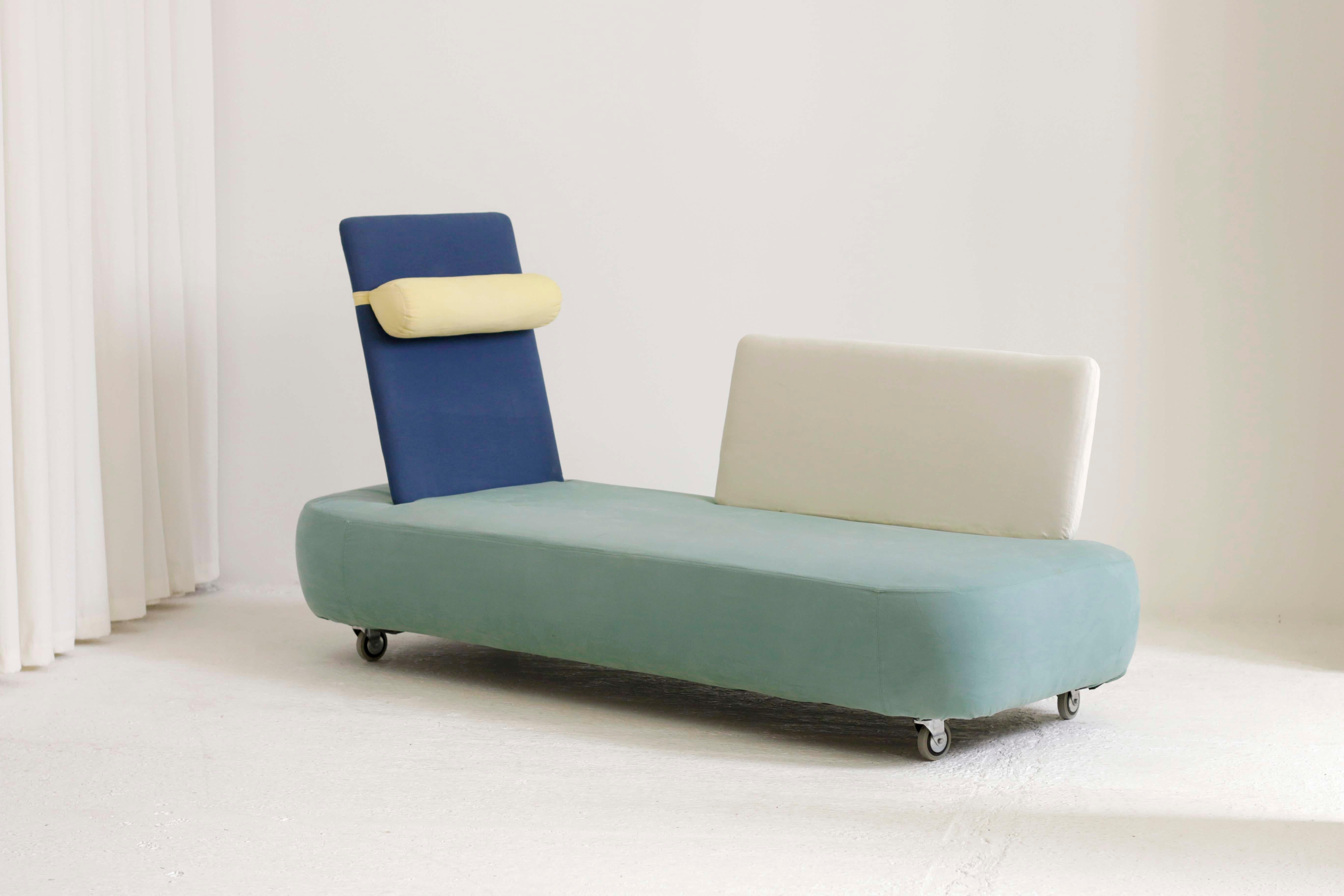 Junior 3 sofa by Antonio Citterio for Flexform circa 1990’s. A rare and unusual chaise in a typically playful postmodern 90’s style. Featuring an adjustable backrest, self locking castor feet and removable covers. The condition is very good, there
