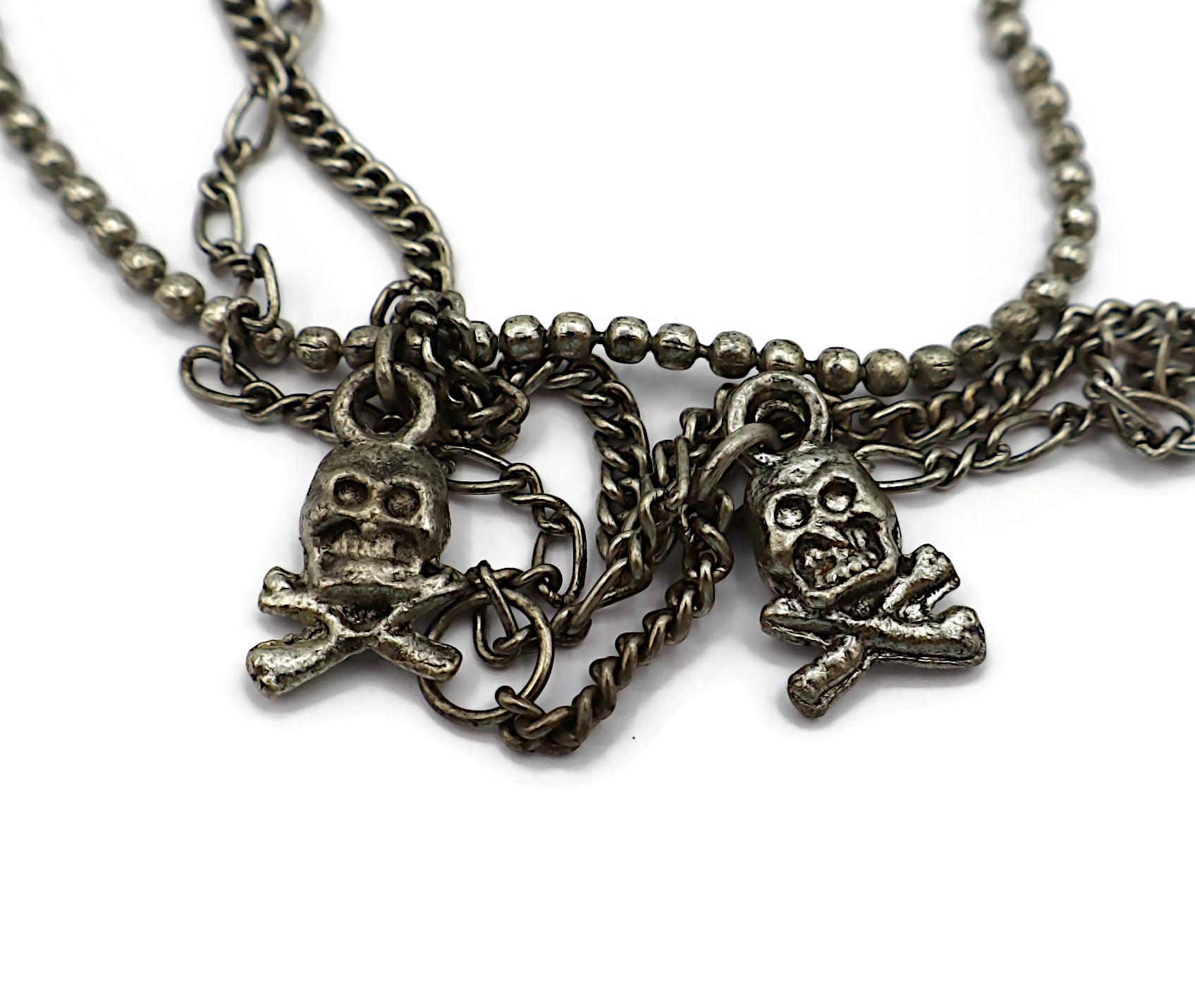 JEAN PAUL GAULTIER JUNIOR (Attribuito a) Collana con Charm Multi Catena in tono argento in vendita 11
