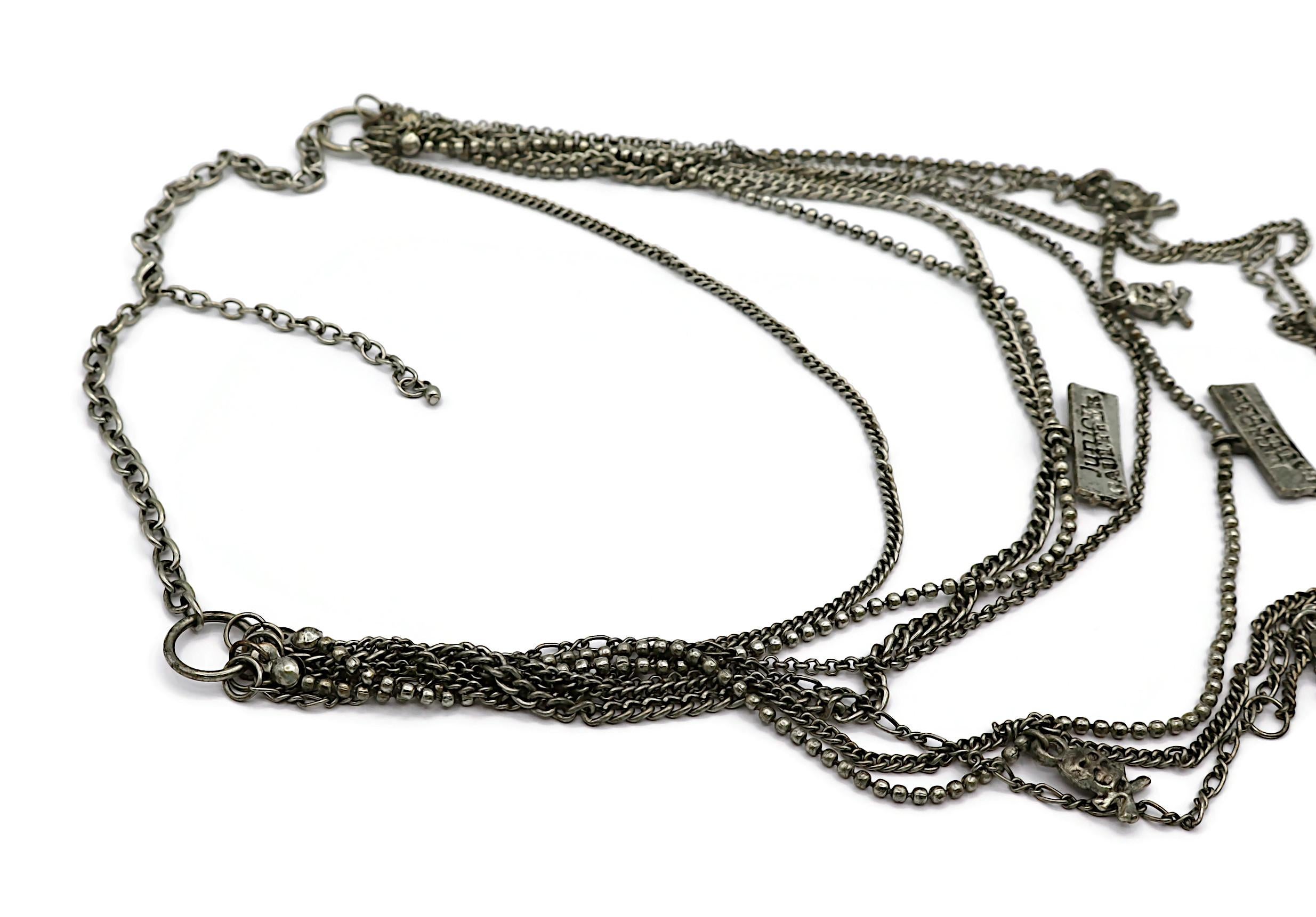 JEAN PAUL GAULTIER JUNIOR (Attribuito a) Collana con Charm Multi Catena in tono argento In condizioni buone in vendita a Nice, FR