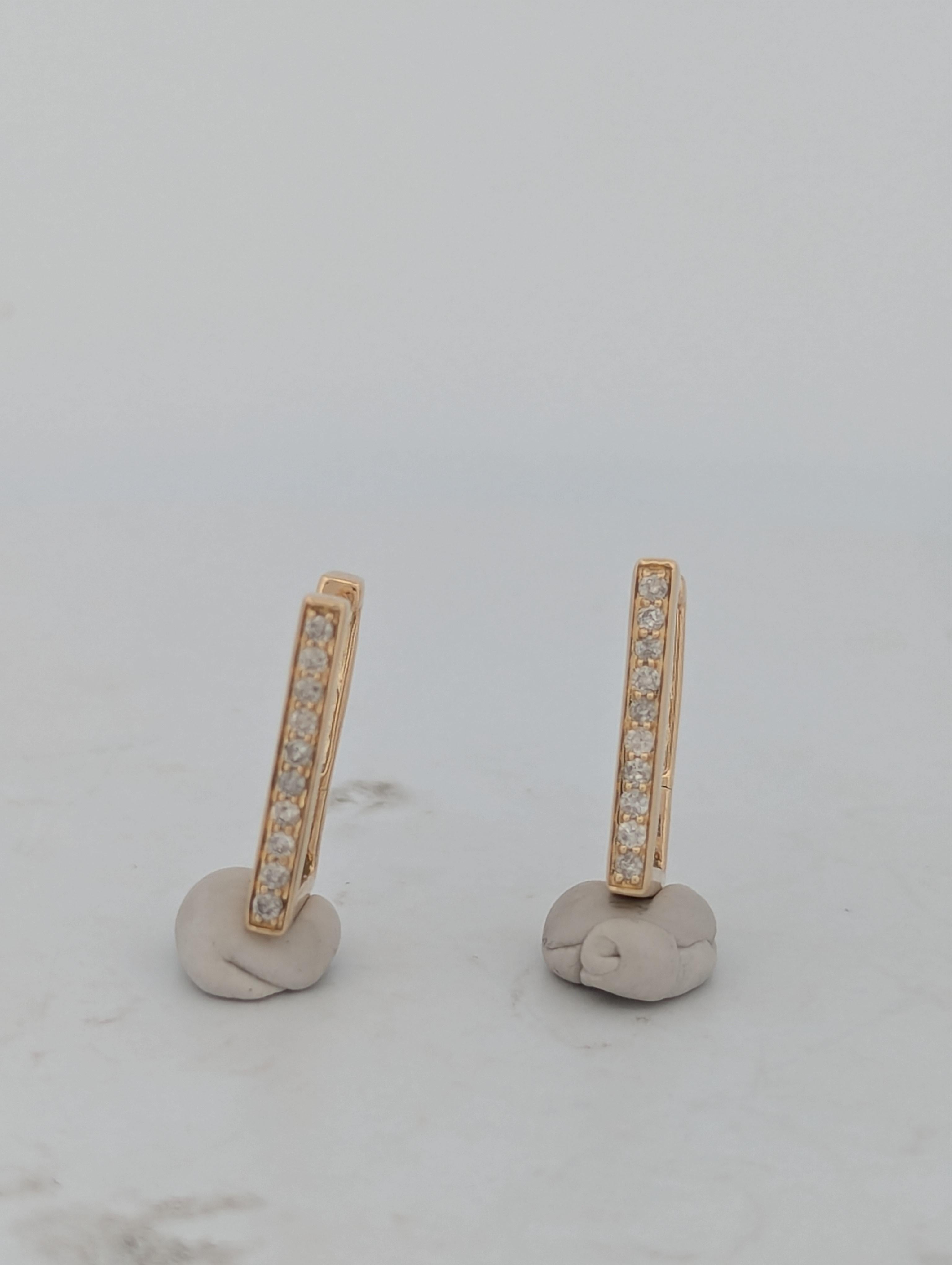 Taglio rotondo Ginepro  Orecchini con diamanti in oro giallo 14K, 0,25 CT, raffinate borchie d'oro, minimali in vendita