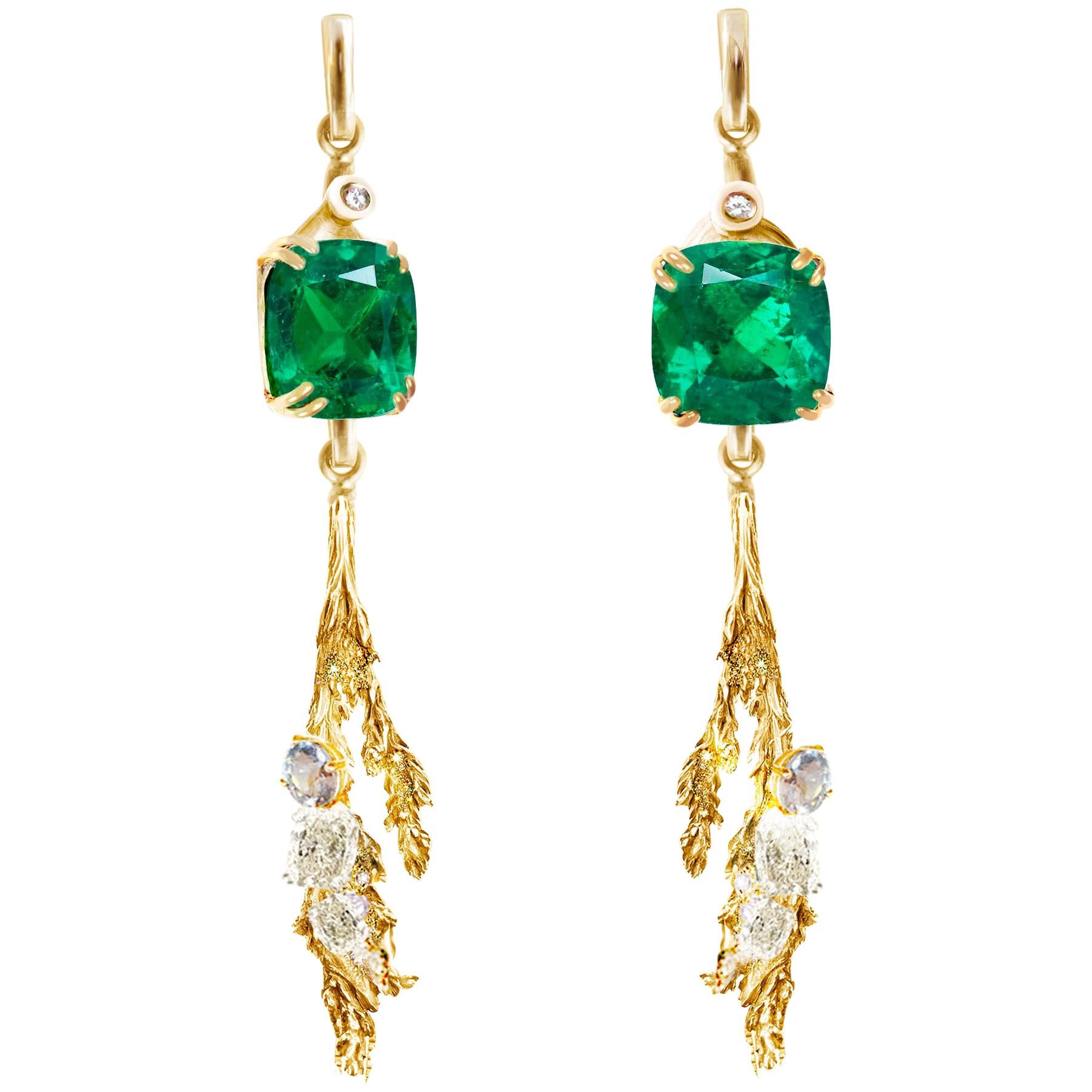 Certified Seven Carats Colombian Muzo Green Emeralds Juniper Earrings  For Sale