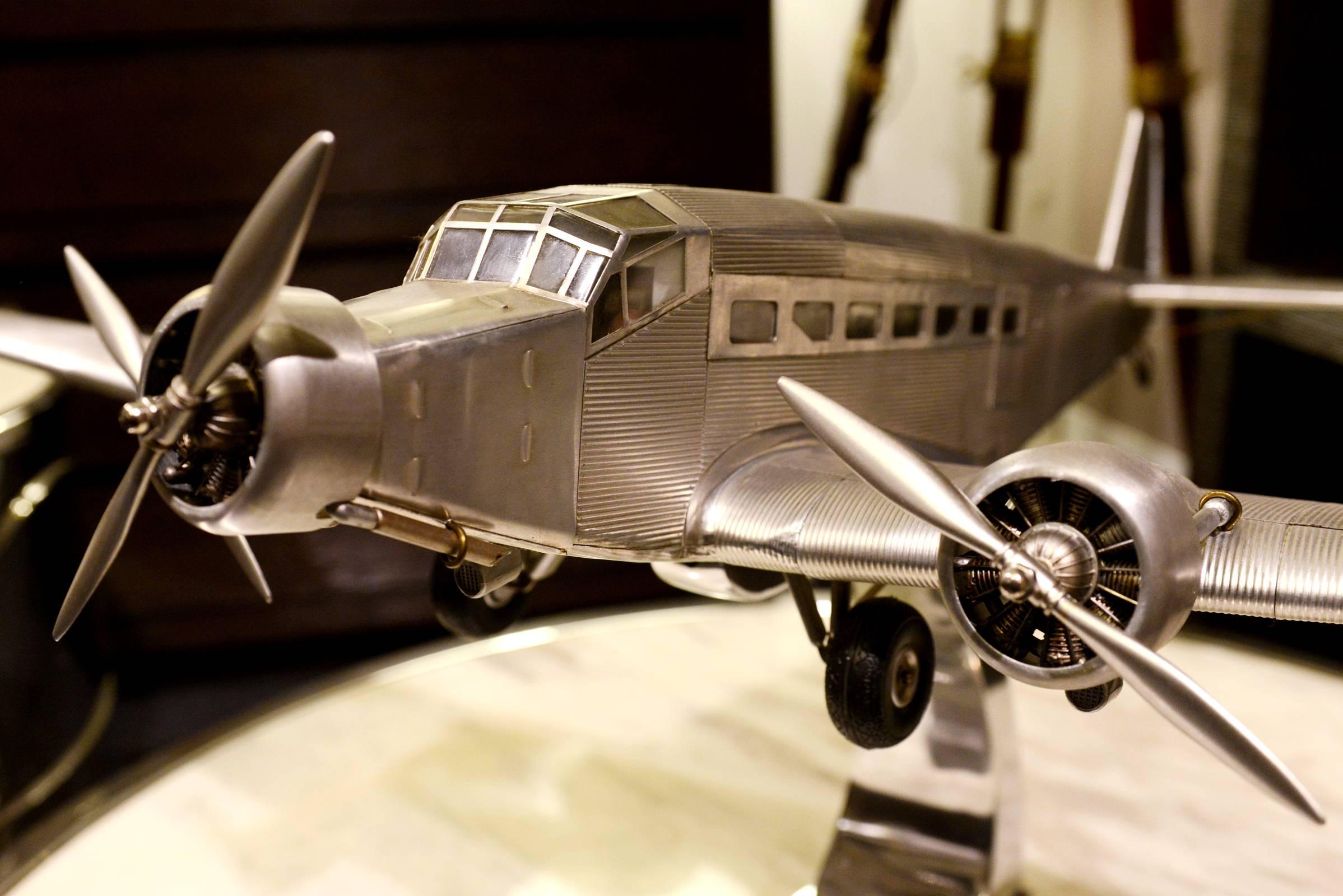 Fait main Avion Junker JU-52 Modèle réduit Modèle réduit, 1932 en vente