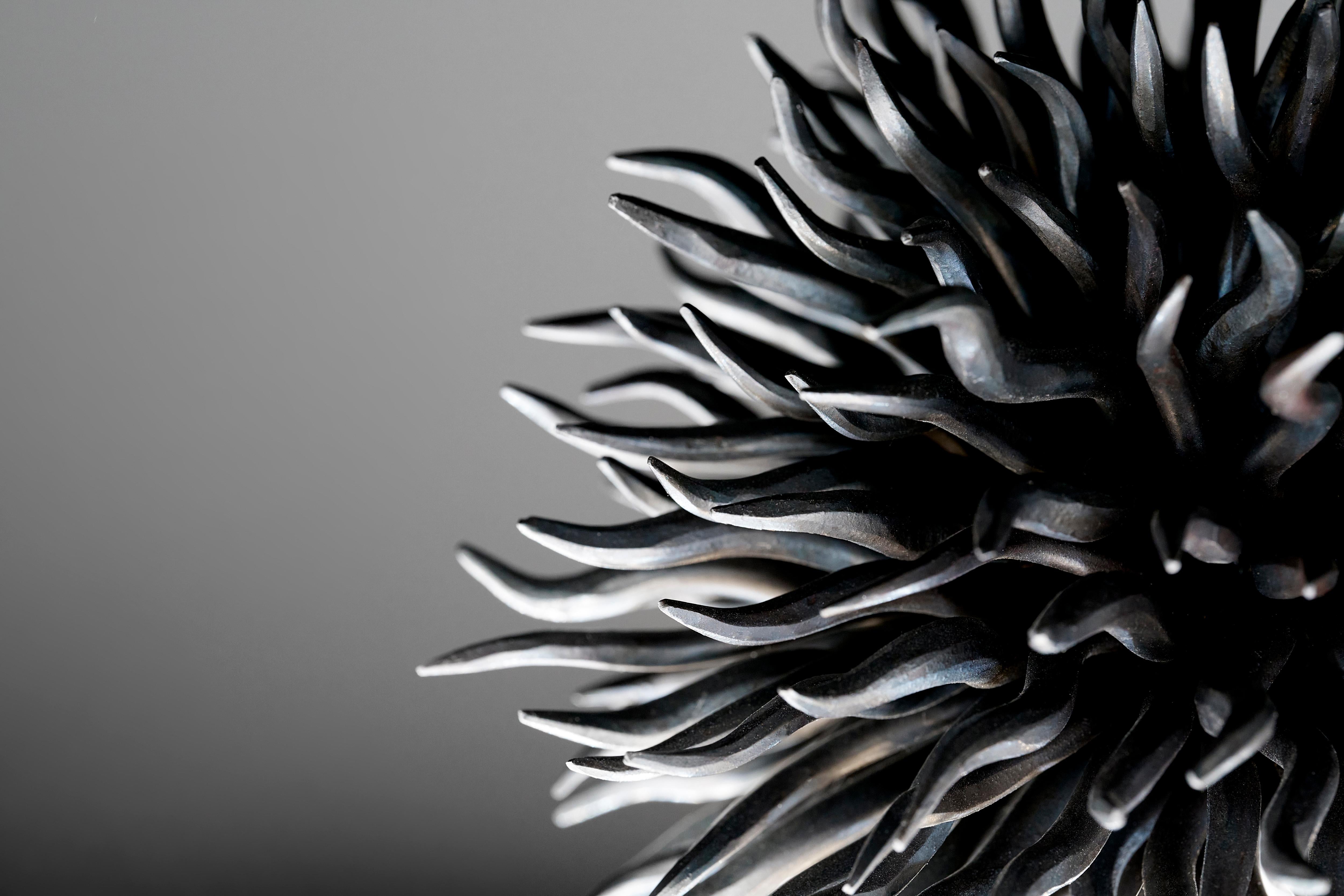 Organico moderno Junko Mori Modernist Sculpture in Hand-Forged Steel, Organism Series, c. 2010 in vendita