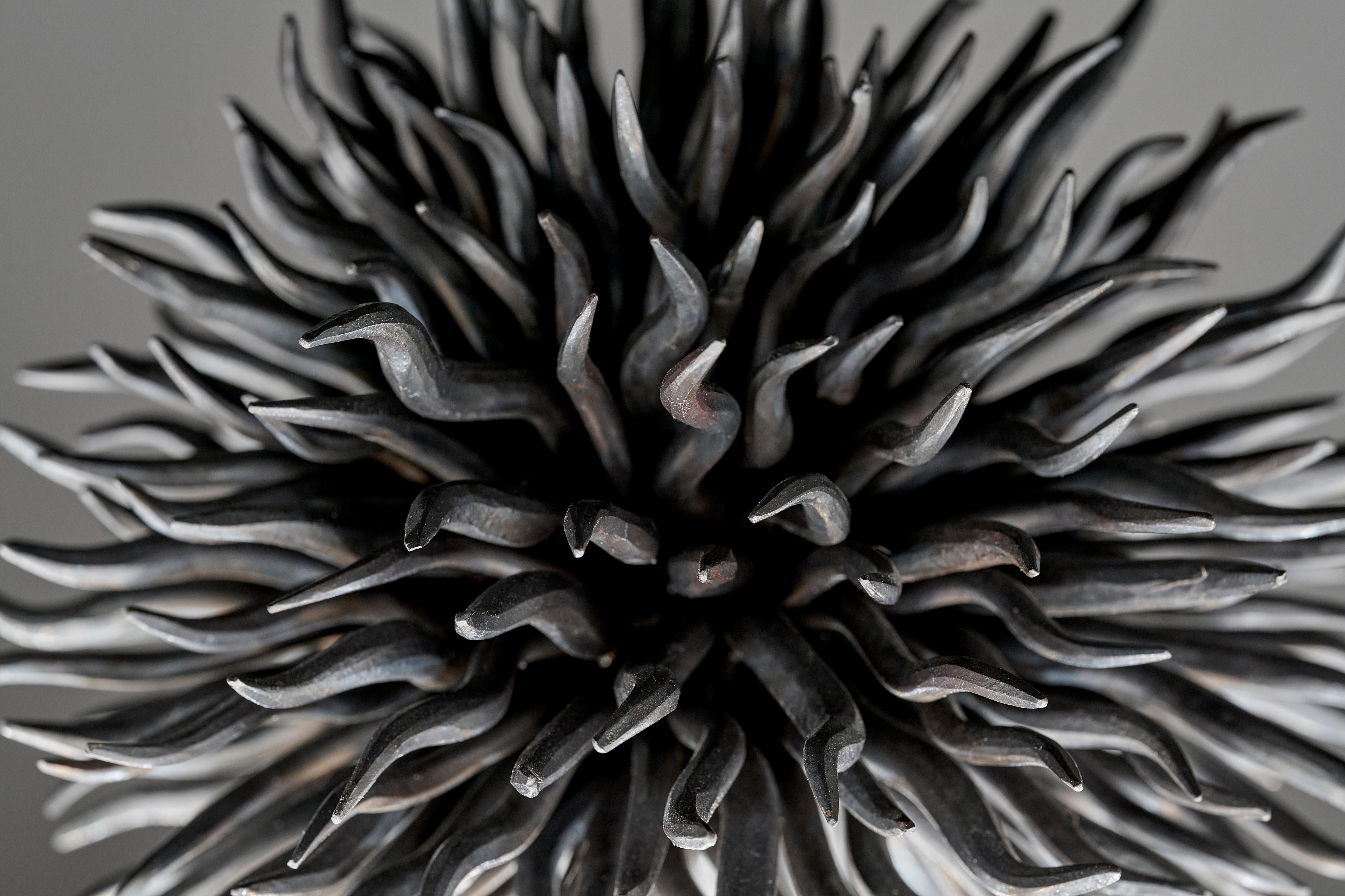 Gallese Junko Mori Modernist Sculpture in Hand-Forged Steel, Organism Series, c. 2010 in vendita