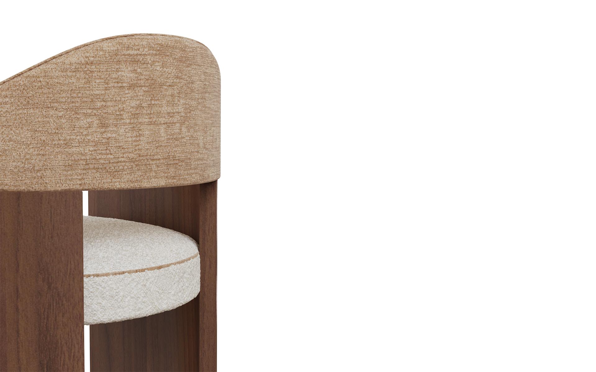 Moderno Junna Dining Chair by Nolita Harbour in Bouclé Upholstery with Walnut & Brass. in vendita