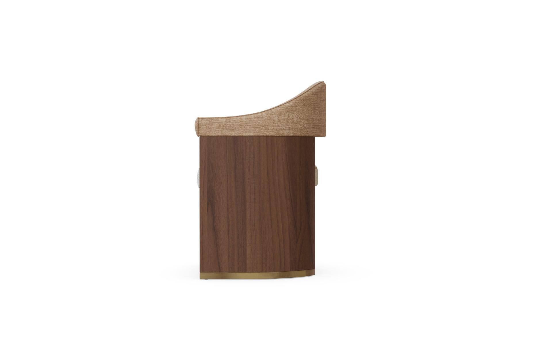 Portoghese Junna Dining Chair by Nolita Harbour in Bouclé Upholstery with Walnut & Brass. in vendita