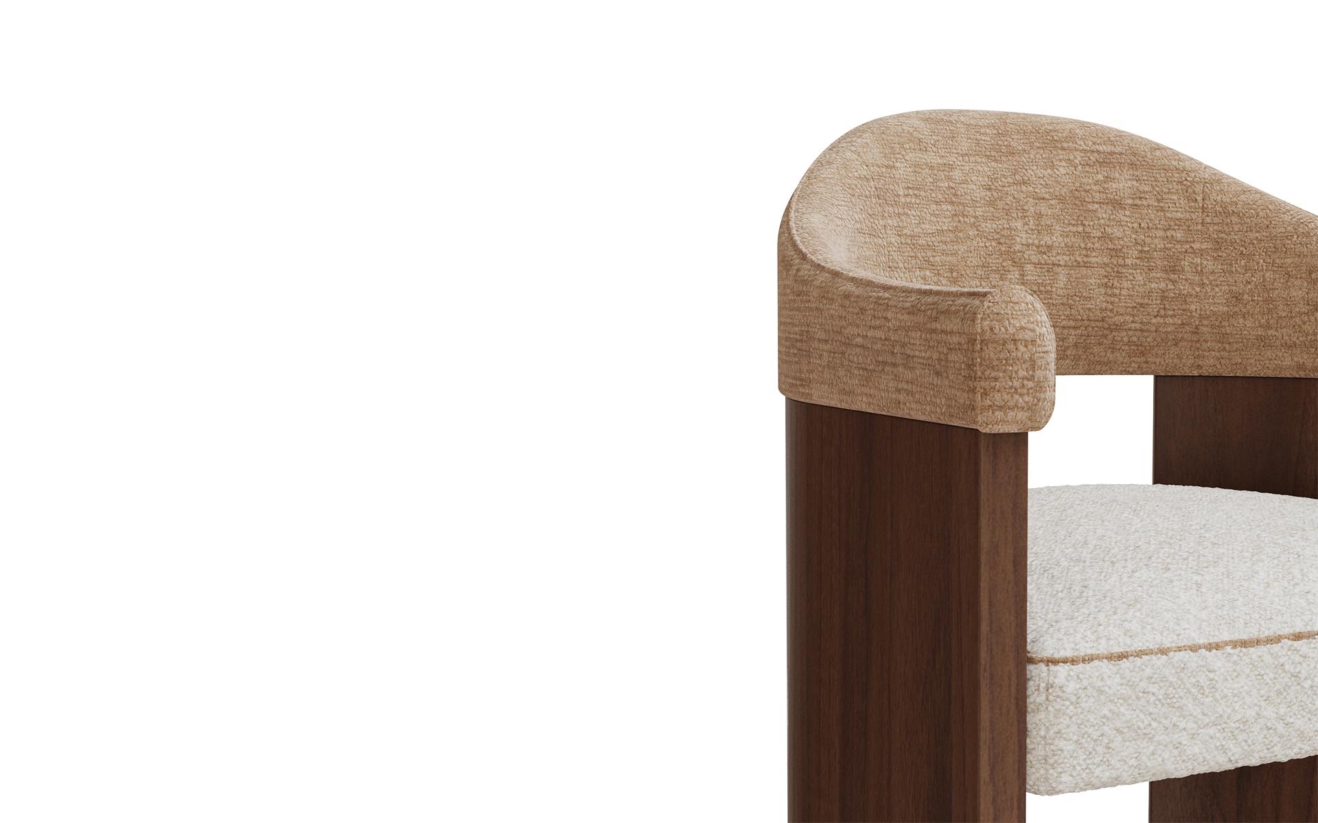 Junna Dining Chair by Nolita Harbour in Bouclé Upholstery with Walnut & Brass. In condizioni Nuovo in vendita a Carvalhosa, PT