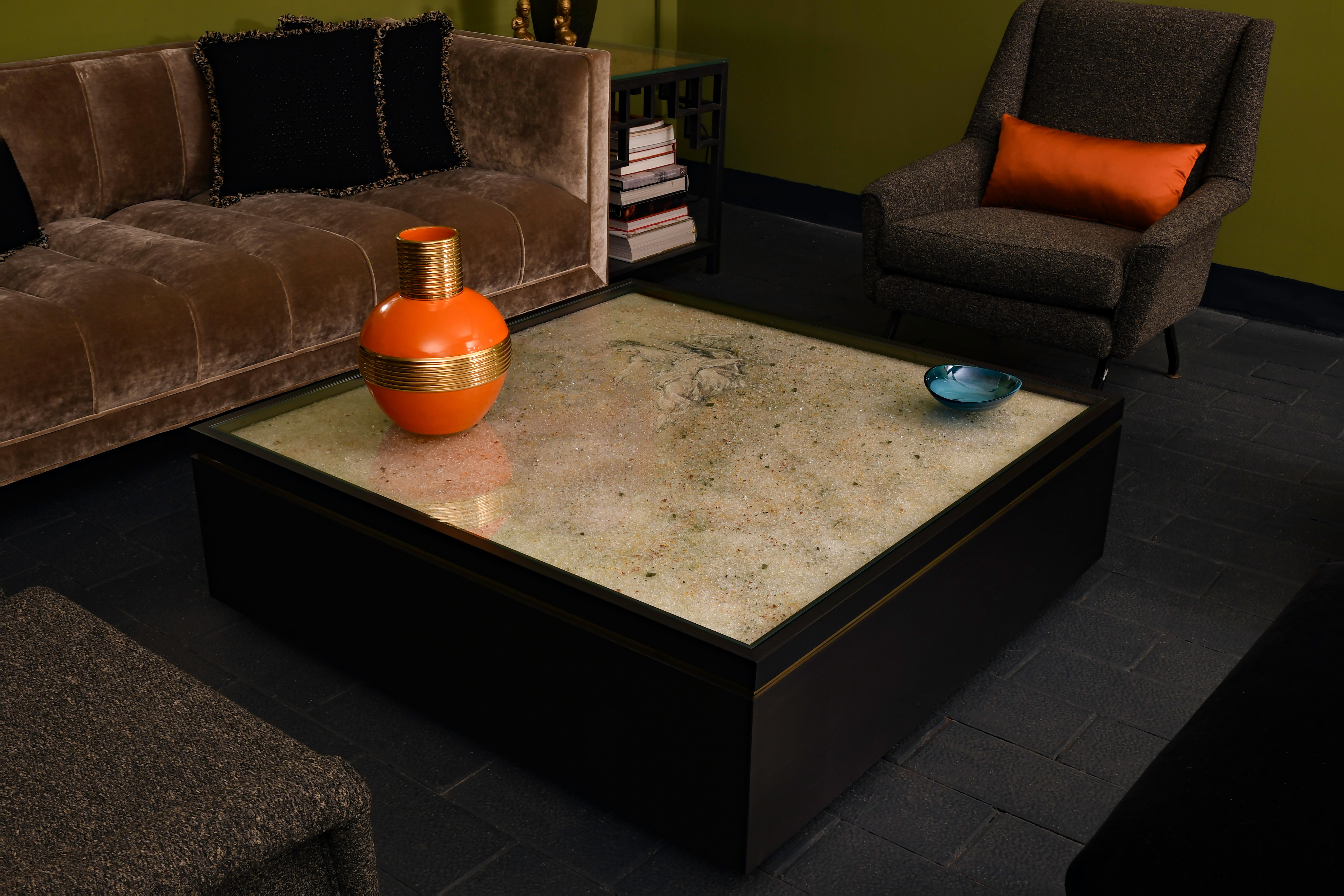 Mesa de centro con tapa de cristal 