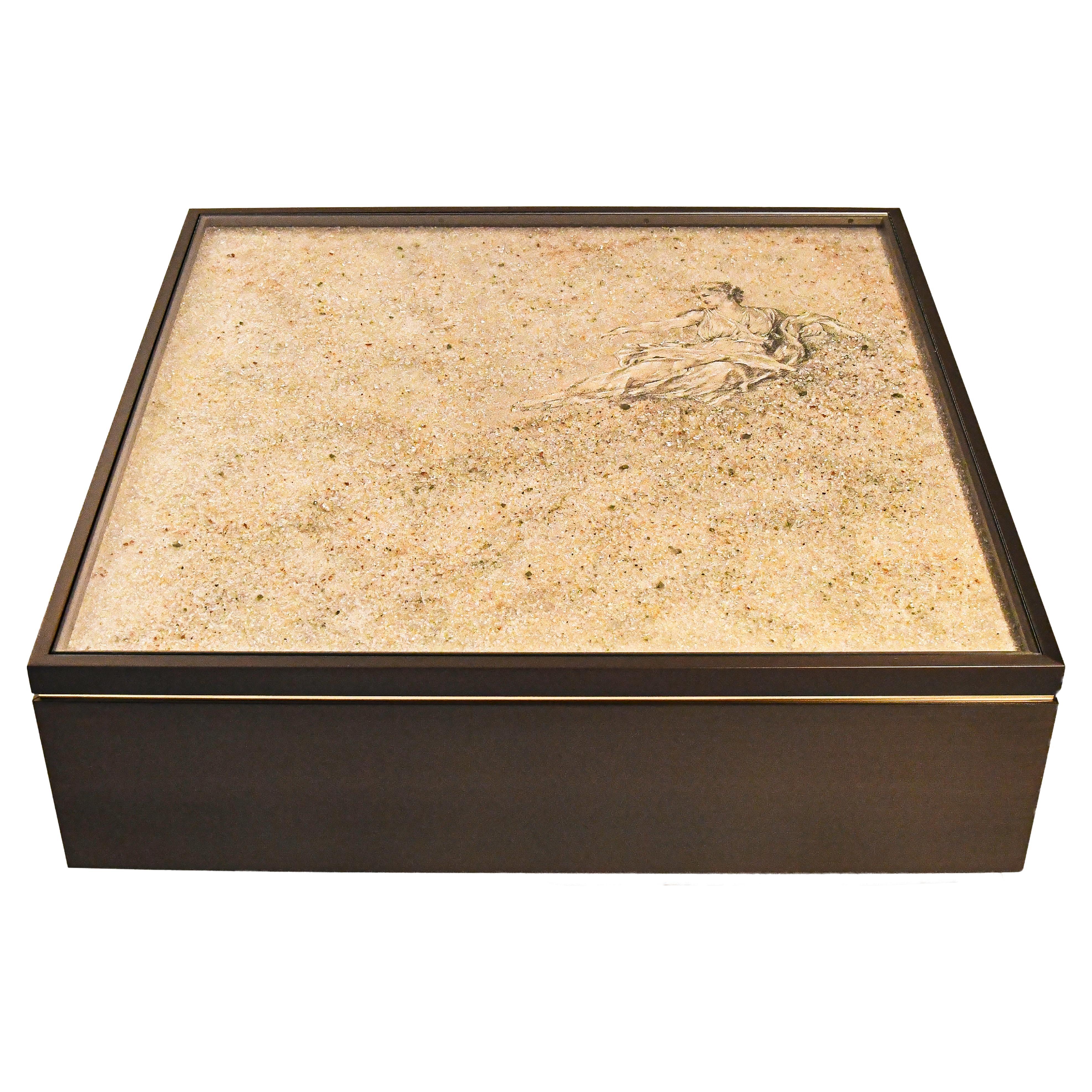Mesa de centro con tapa de cristal "Juno" y base de latón cepillado marrón oscuro en venta