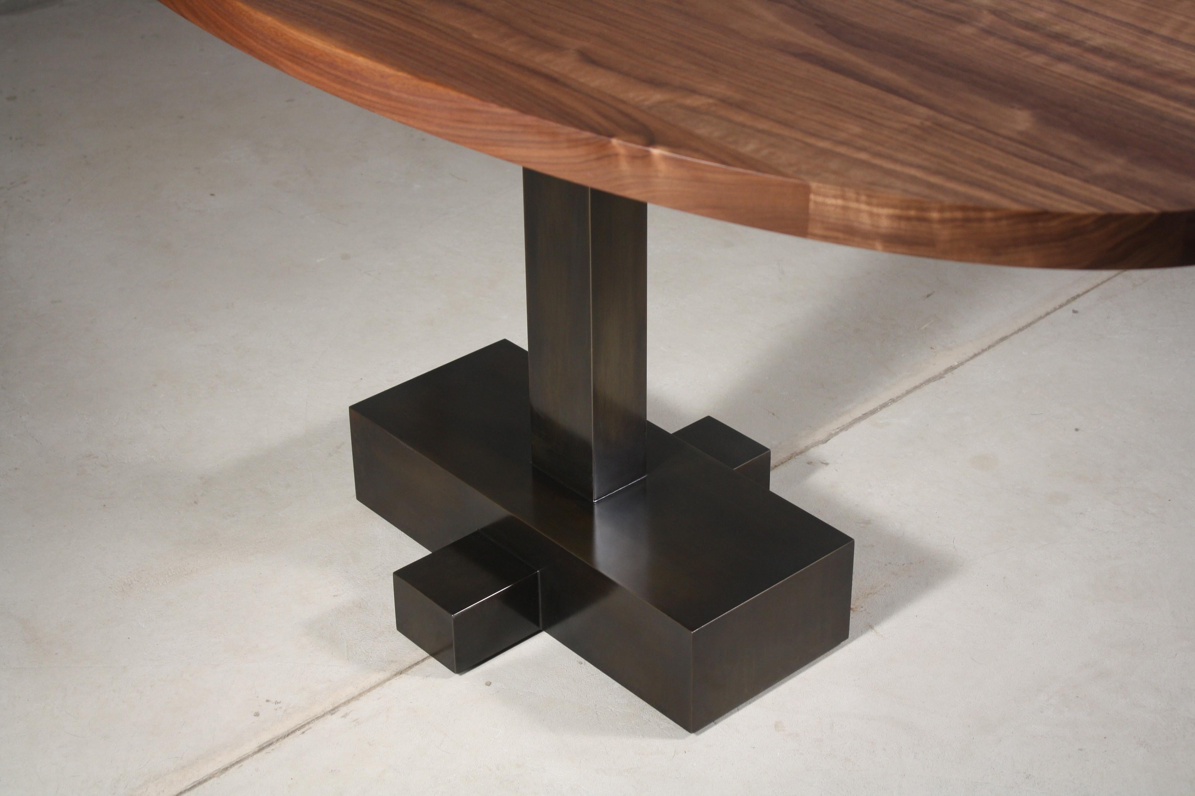 Américain Table de salle à manger ovale Juno de Laylo Studio en vente