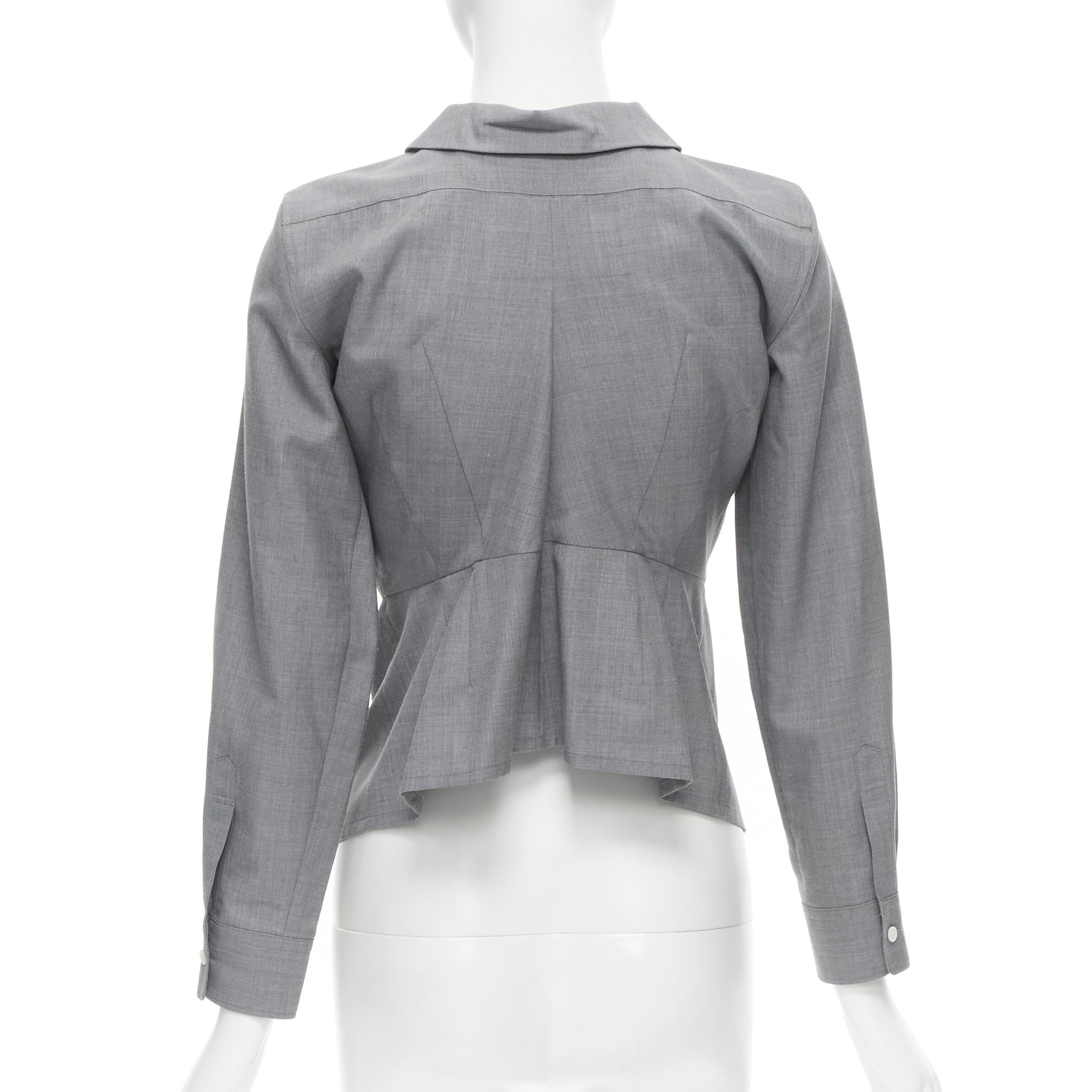 Junya Watanabe 1998 Body Structure, camicia in lana grigia con arricciatura in vita 1