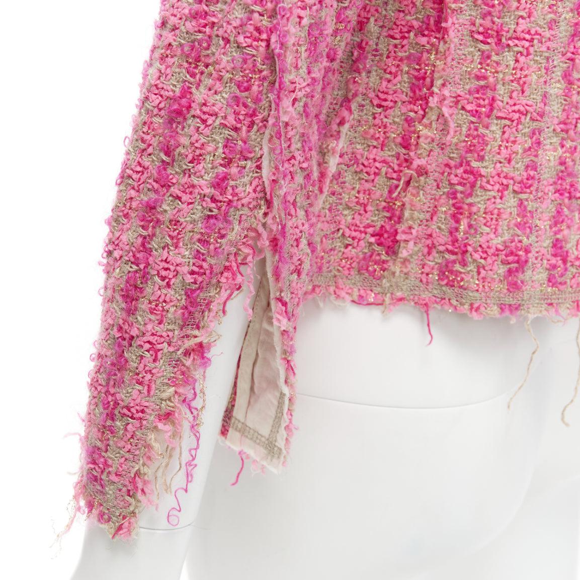 JUNYA WATANABE 2008 pink distressed tweed fitted cropped jacket S
Reference: NILI/A00002
Brand: Junya Watanabe
Designer: Junya Watanabe
Collection: 2008
Material: Linen, Boucle Wool, Blend
Color: Pink
Pattern: Tweed
Closure: Button
Lining: White