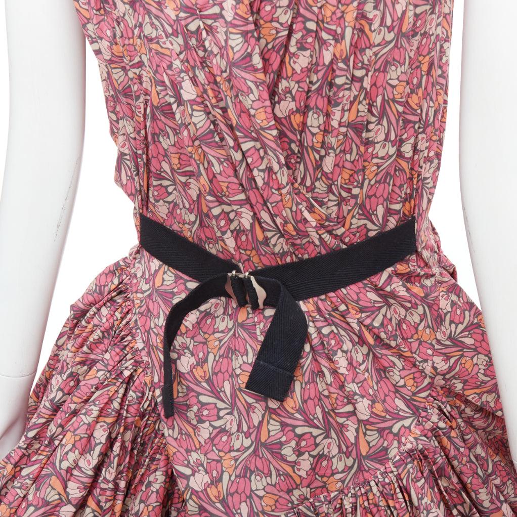 JUNYA WATANABE 2008 pink floral print deconstructed ruffle drape bundle dress S
Reference: TGAS/E00372
Brand: JUNYA WATANABE
Collection: SS 2008 - Similar design on the Runway
Material: Cotton
Color: Pink
Pattern: Floral
Closure: Zip
Lining: Pink
