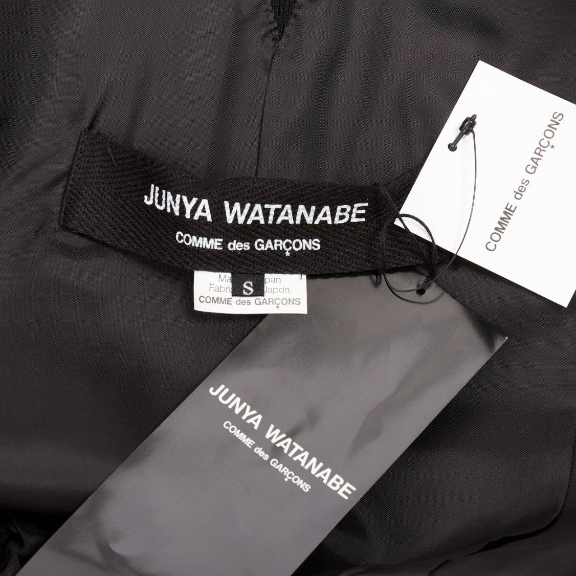 JUNYA WATANABE 2012 Cappotto lungo aderente in lana nera decostruito a pannelli S
Riferimento: CYTY/A00007
Marchio: Junya Watanabe
Collezione: 2012
Materiale: Lana
Colore: nero
Modello: Tinta unita
Chiusura: bottone
Fodera: Tessuto nero
Dettagli