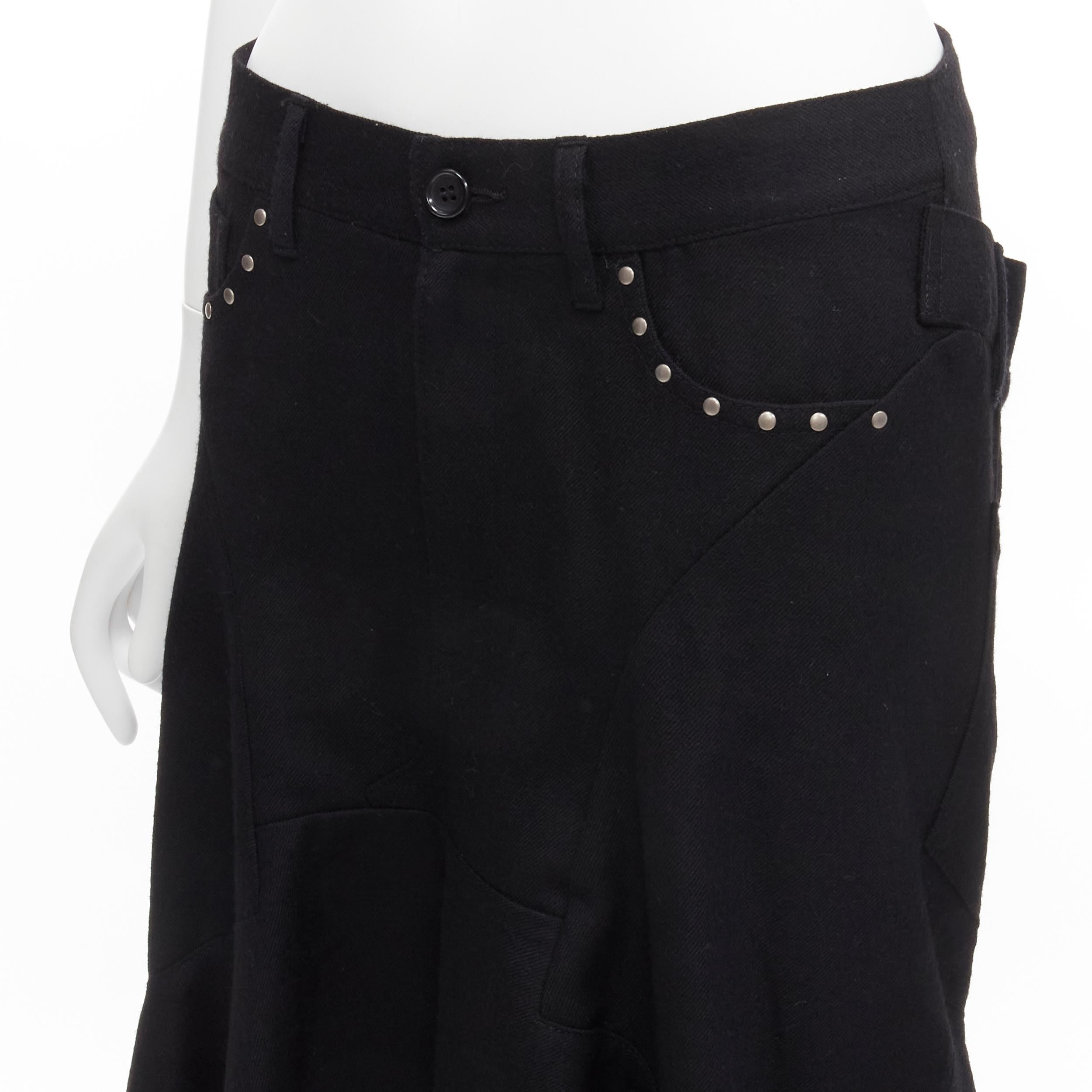JUNYA WATANABE 2013 black studded pocket polka dot deconstructed flare skirt S
Reference: TGAS/D00300
Brand: Junya Watanabe
Designer: Junya Watanabe
Collection: 2013
Material: Wool
Color: Black, White
Pattern: Polka Dot
Closure: Zip Fly
Lining: