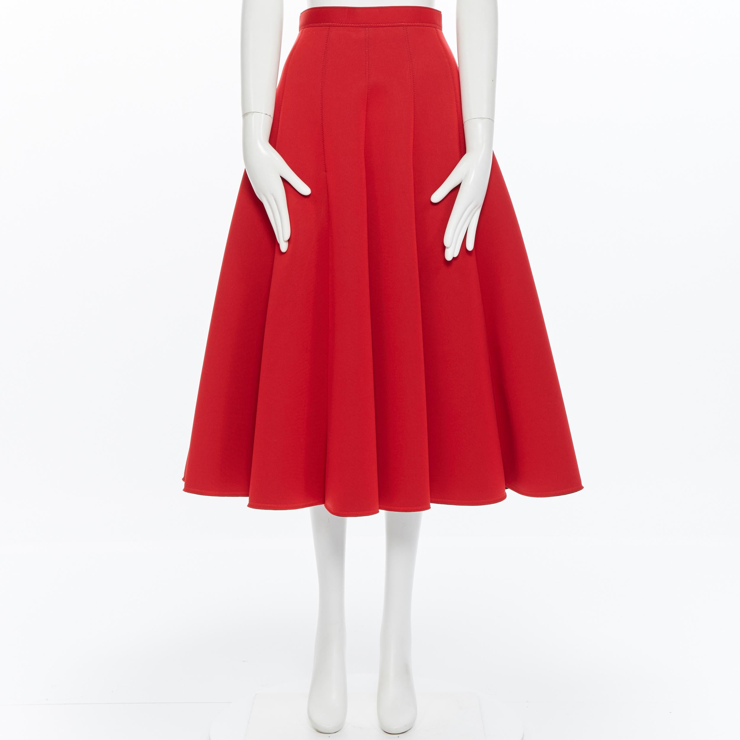 JUNYA WATANABE 2016 red scuba nylon structured pleated flared midi skirt S
Brand: Junya Watanabe
Designer: Junya Watanabe
Collection: 2016
Model Name / Style: Flared skirt
Material: Nylon
Color: Red
Pattern: Solid
Closure: Zip
Extra Detail: