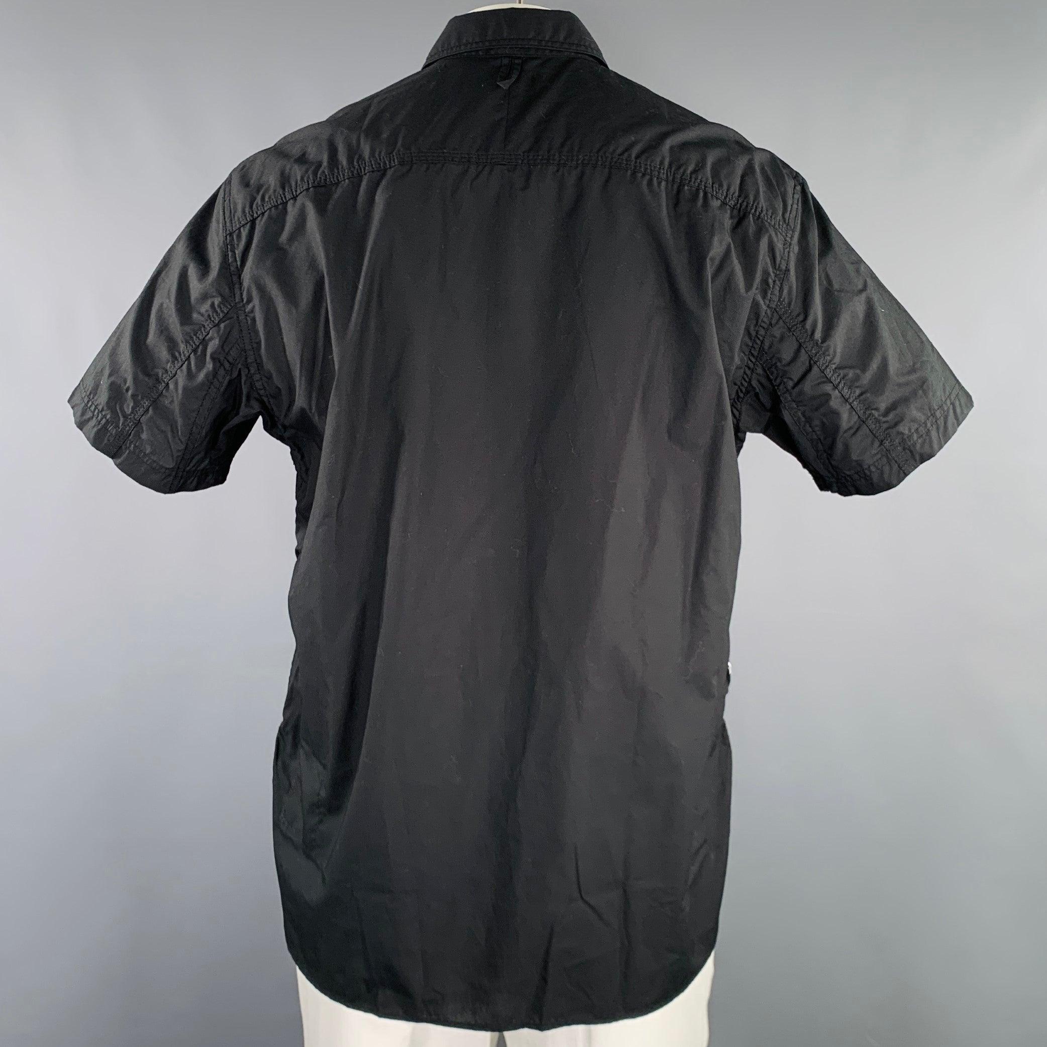 JUNYA WATANABE 2022 XL Schwarz-Weißes Kurzarmhemd aus grafischer Baumwolle mit Basquiat-Druck im Angebot 3