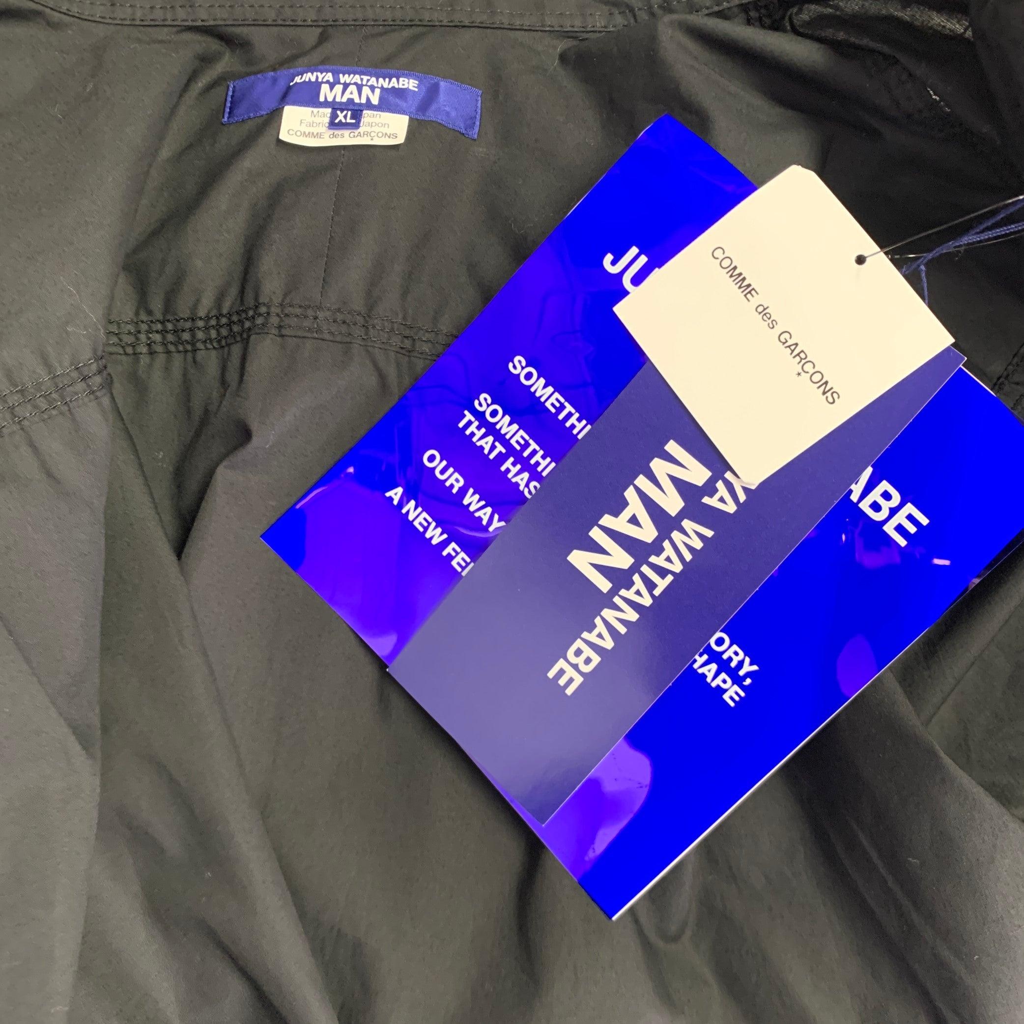 JUNYA WATANABE 2022 XL Schwarz-Weißes Kurzarmhemd aus grafischer Baumwolle mit Basquiat-Druck im Angebot 4